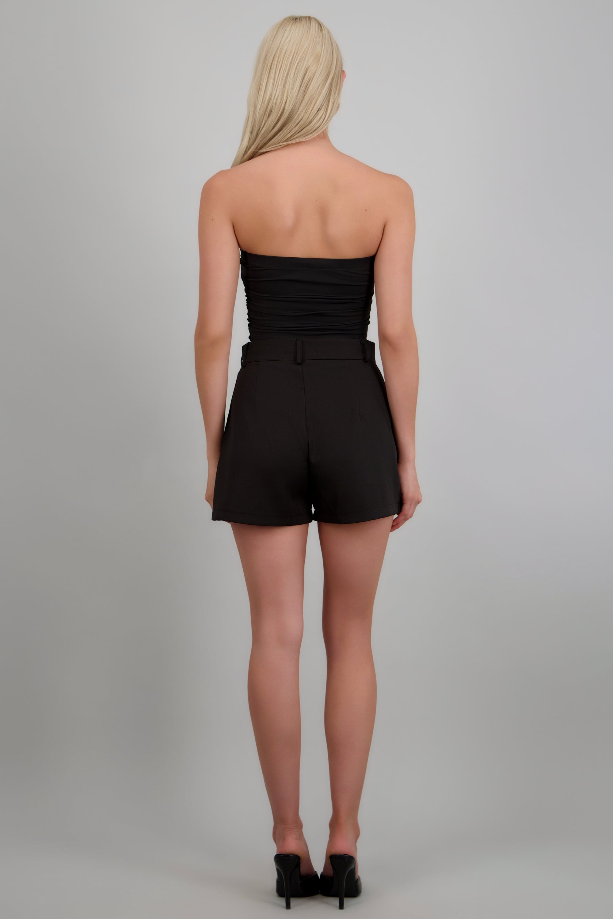 Short mini con bolsas NEGRO