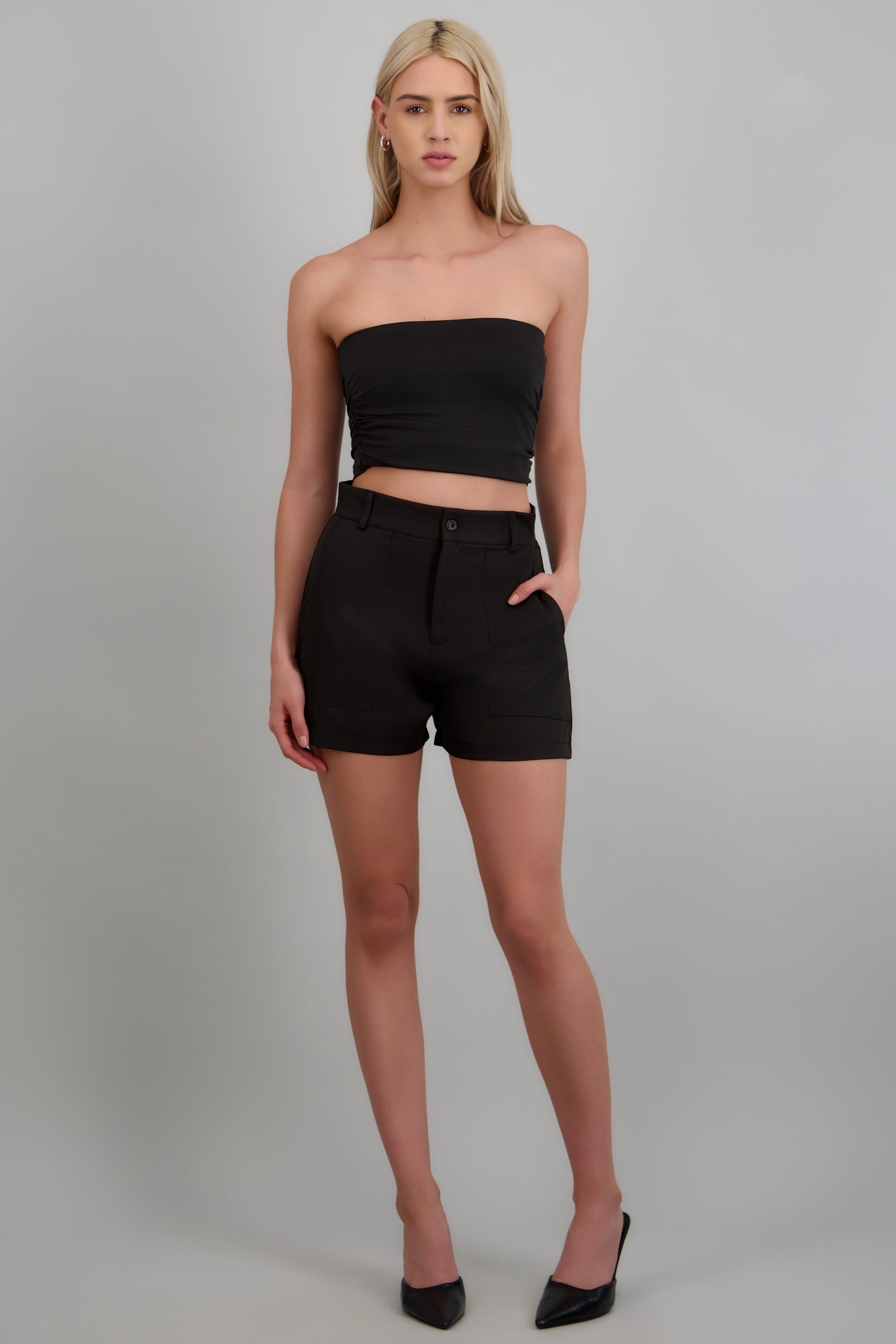 Short mini con bolsas NEGRO