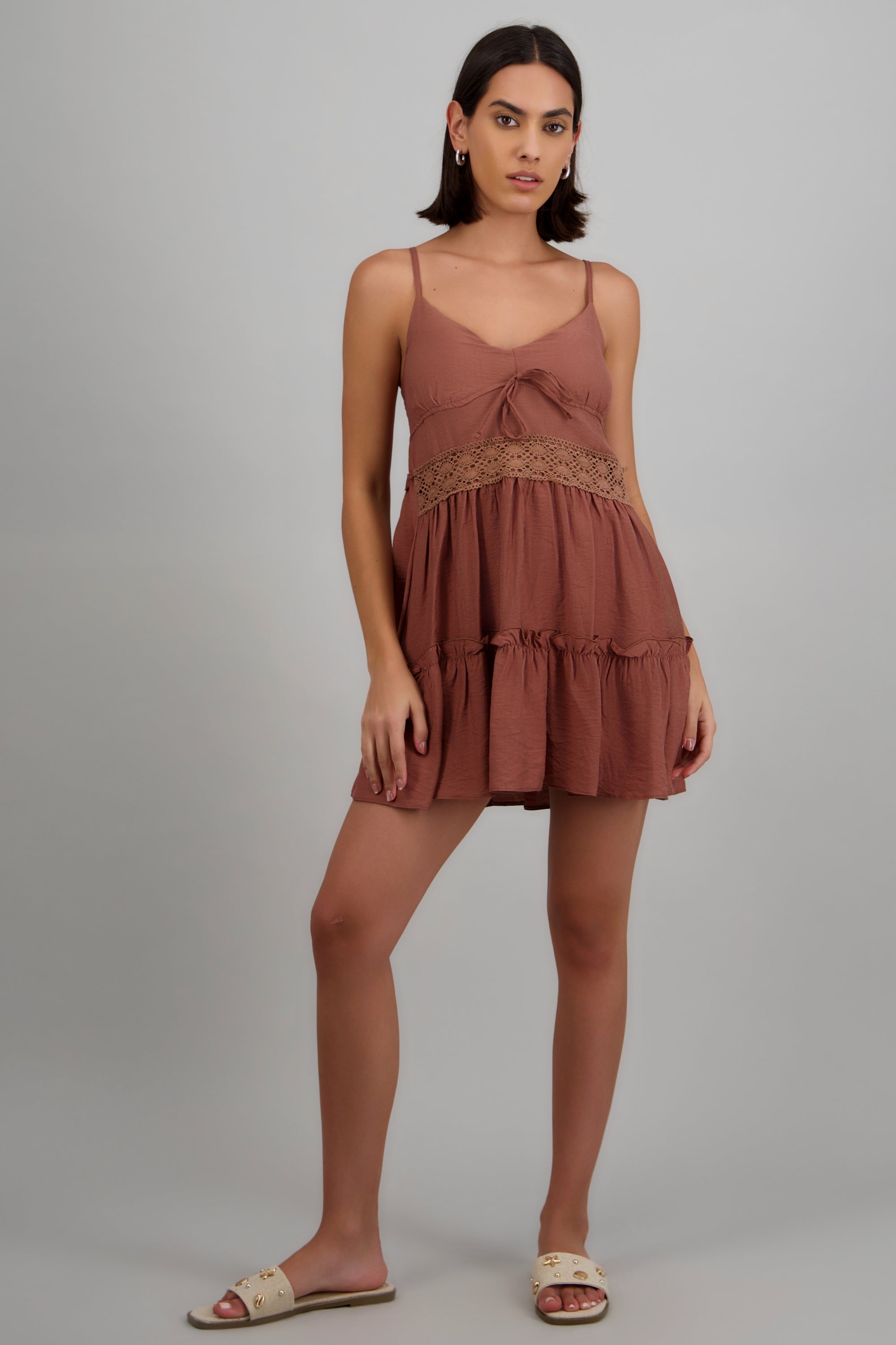 Vestido mini tirantes detalle encaje CAFE