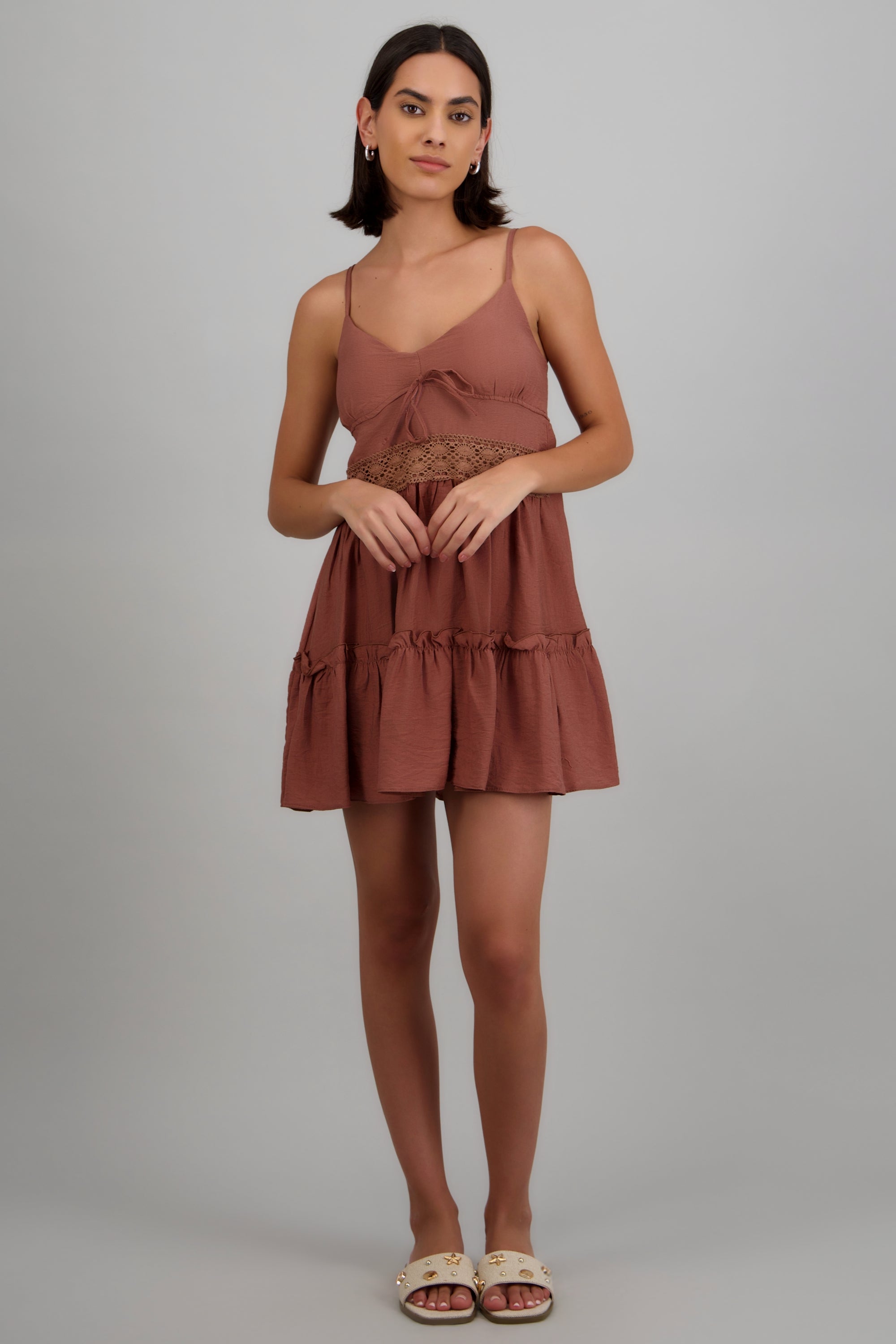 Vestido mini tirantes detalle encaje CAFE