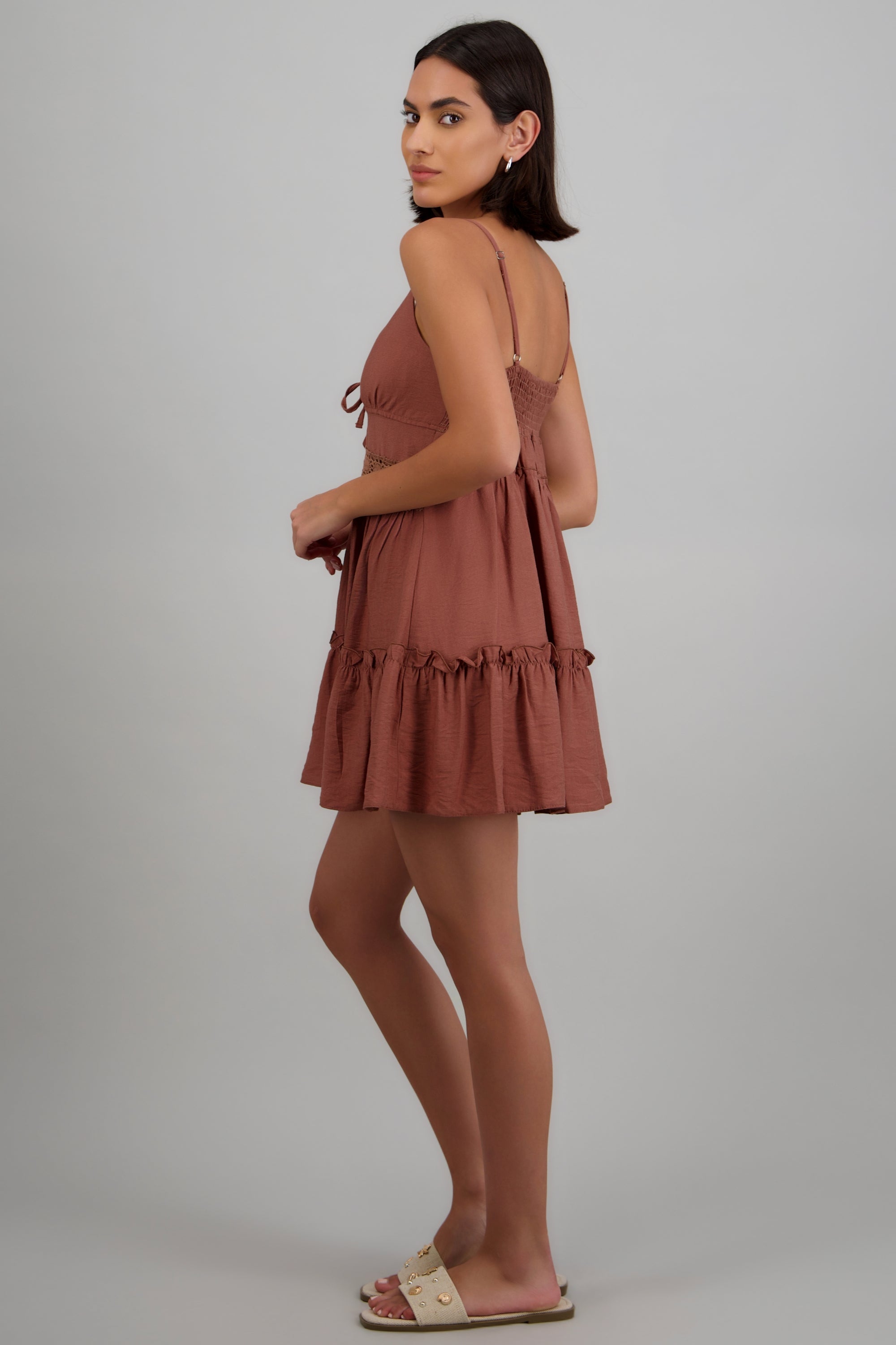 Vestido mini tirantes detalle encaje CAFE