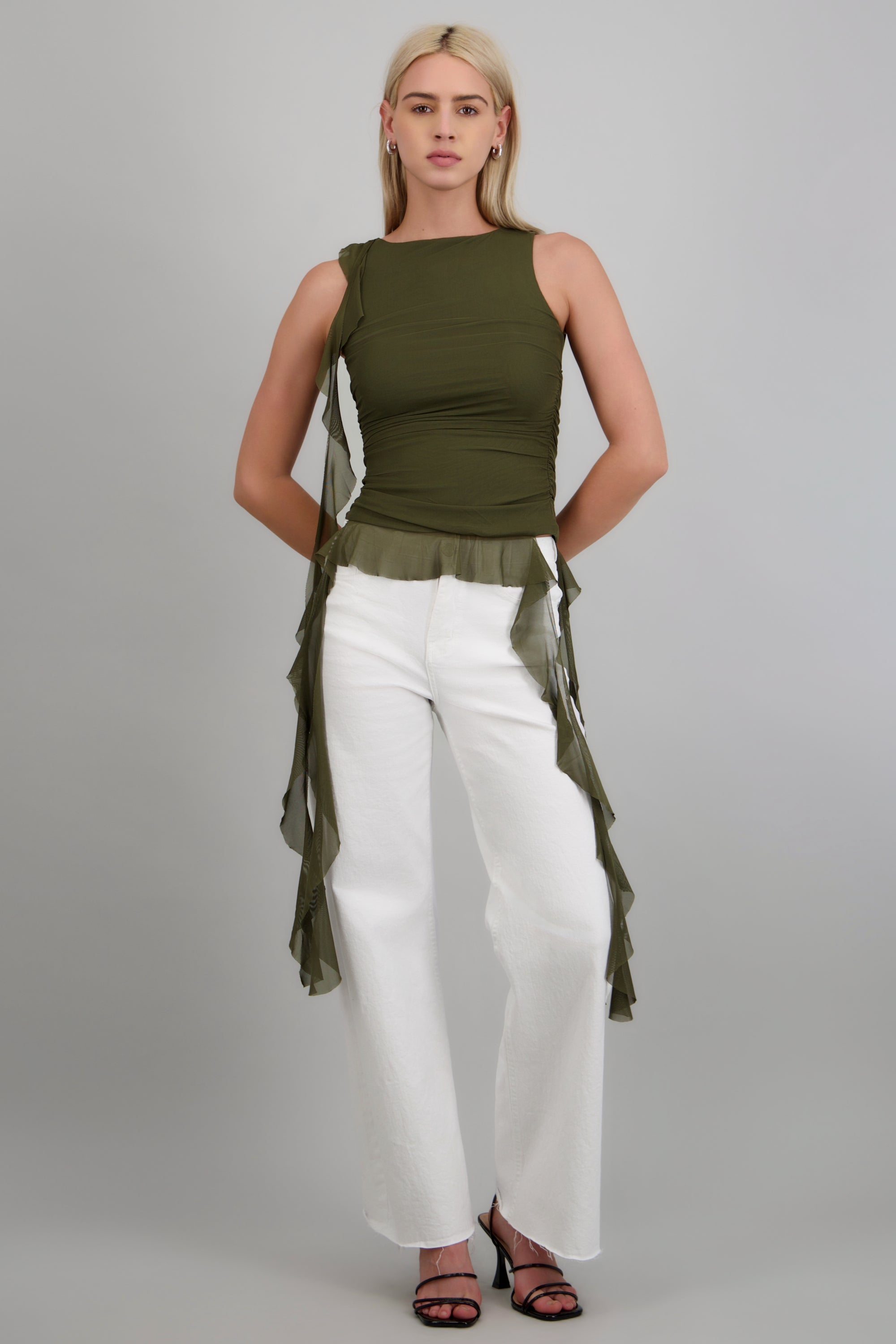 Top de mesh con olanes largos OLIVO