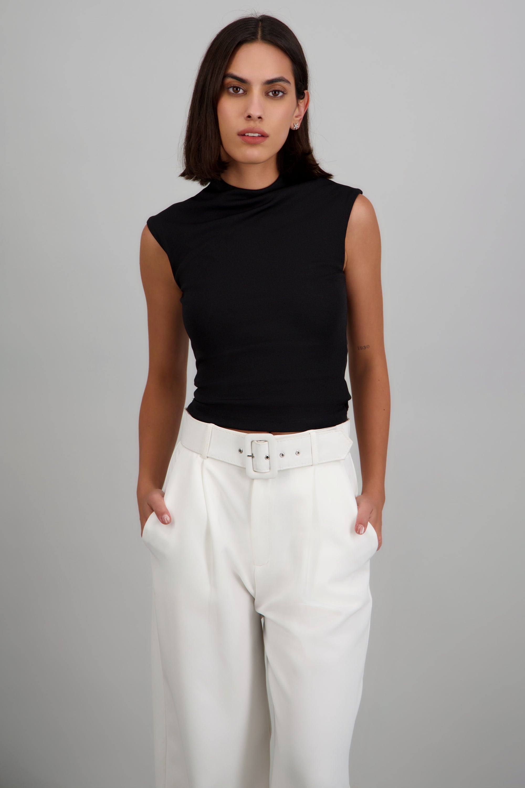 Top rib cuello alto NEGRO