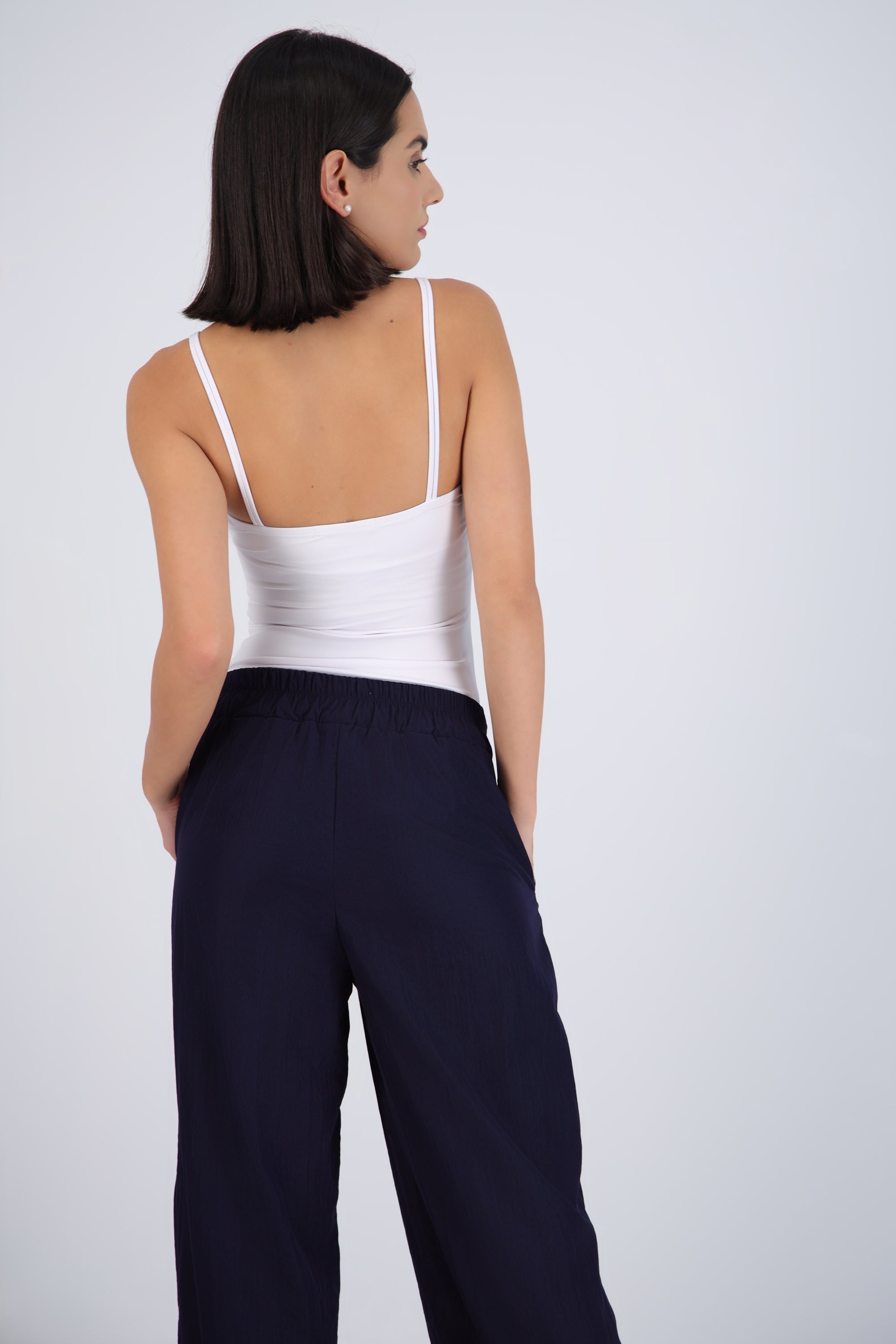 Body tirantes escote redondo detalle broches