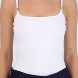 Body tirantes escote redondo detalle broches