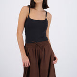 Body tirantes escote redondo detalle broches