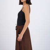 Body tirantes escote redondo detalle broches