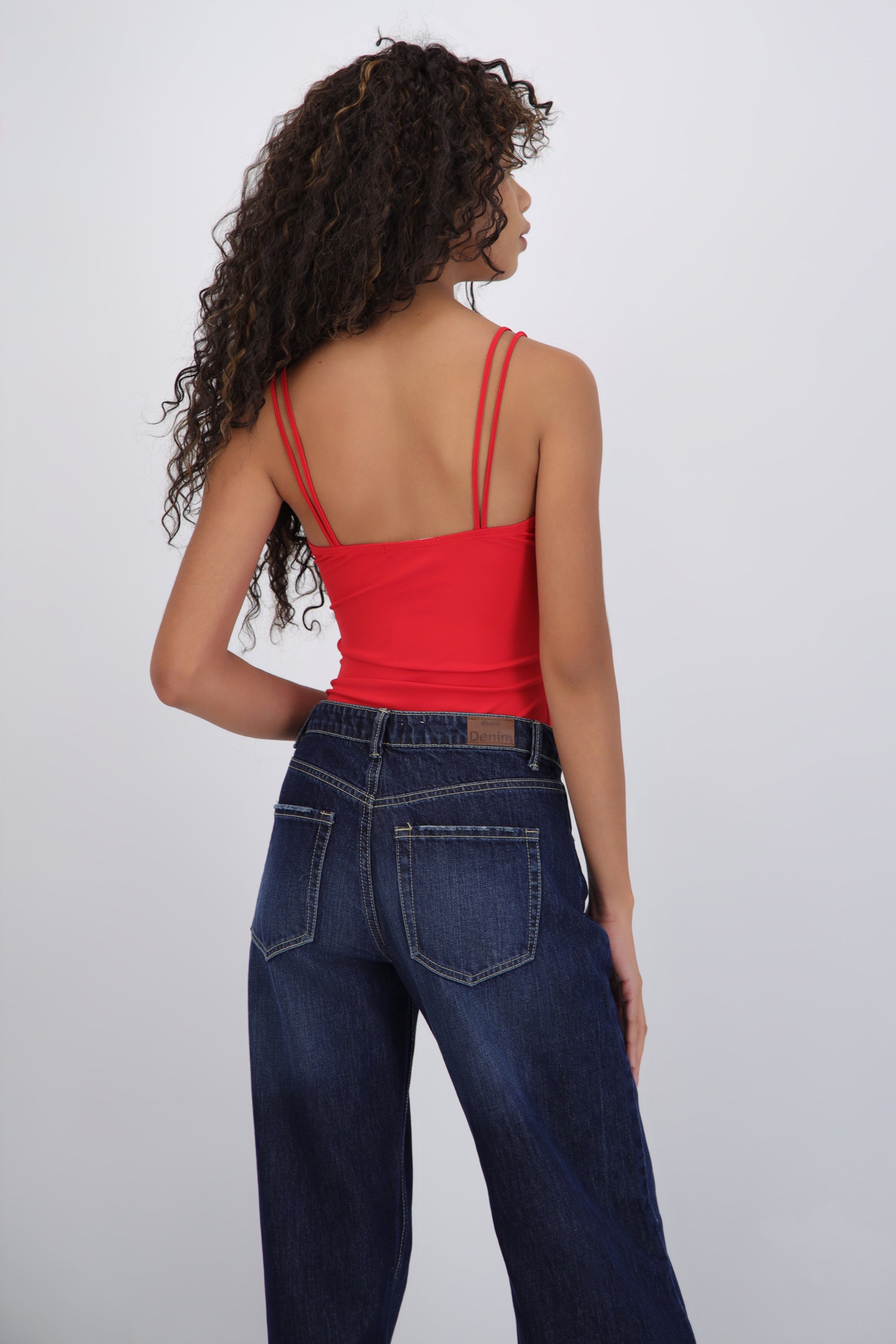 Body tirantes escote redondo detalle broches