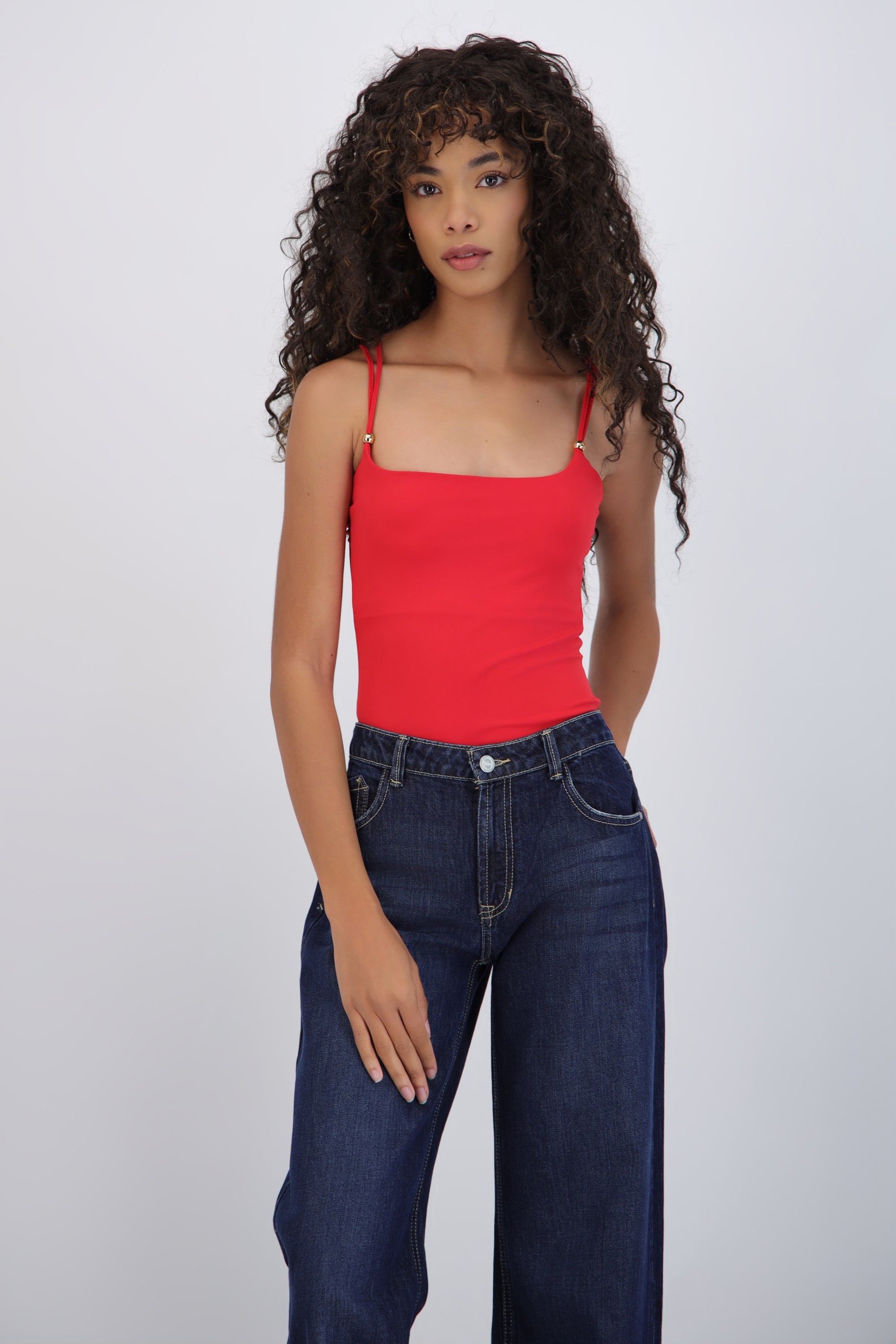 Body tirantes escote redondo detalle broches