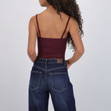Body tirantes escote redondo detalle broches