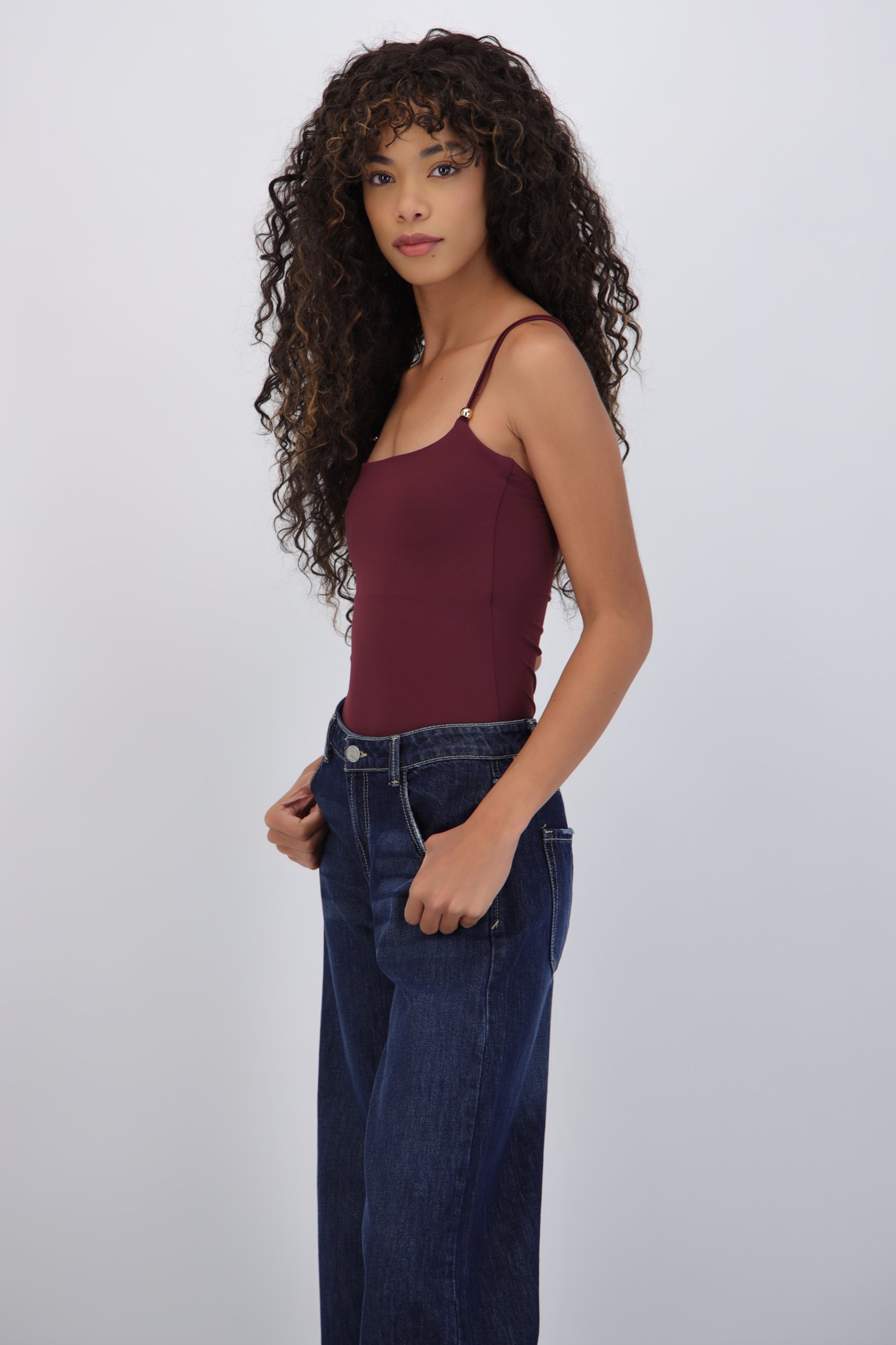 Body tirantes escote redondo detalle broches