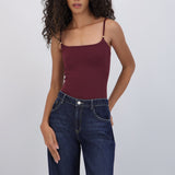 Body tirantes escote redondo detalle broches