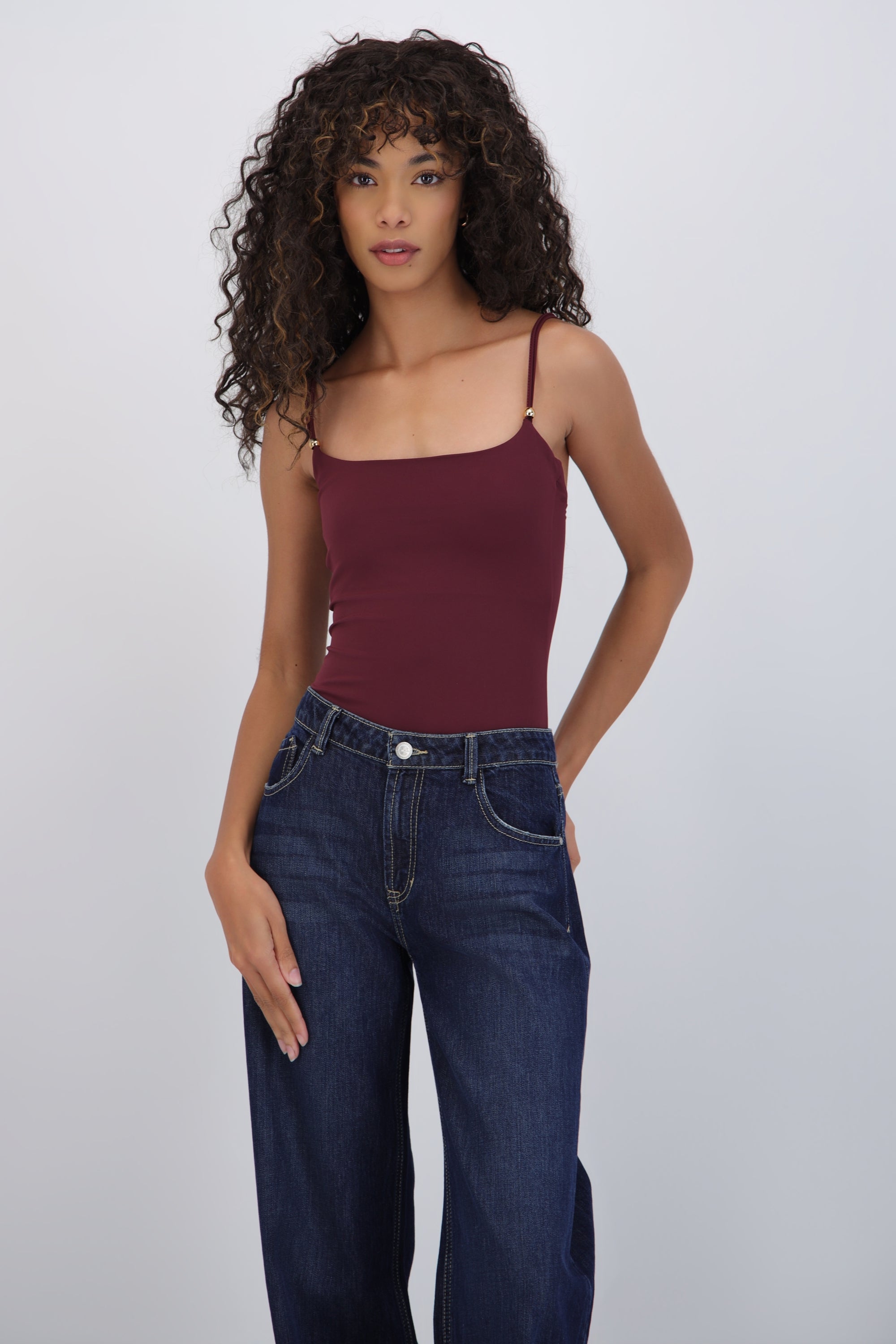 Body tirantes escote redondo detalle broches