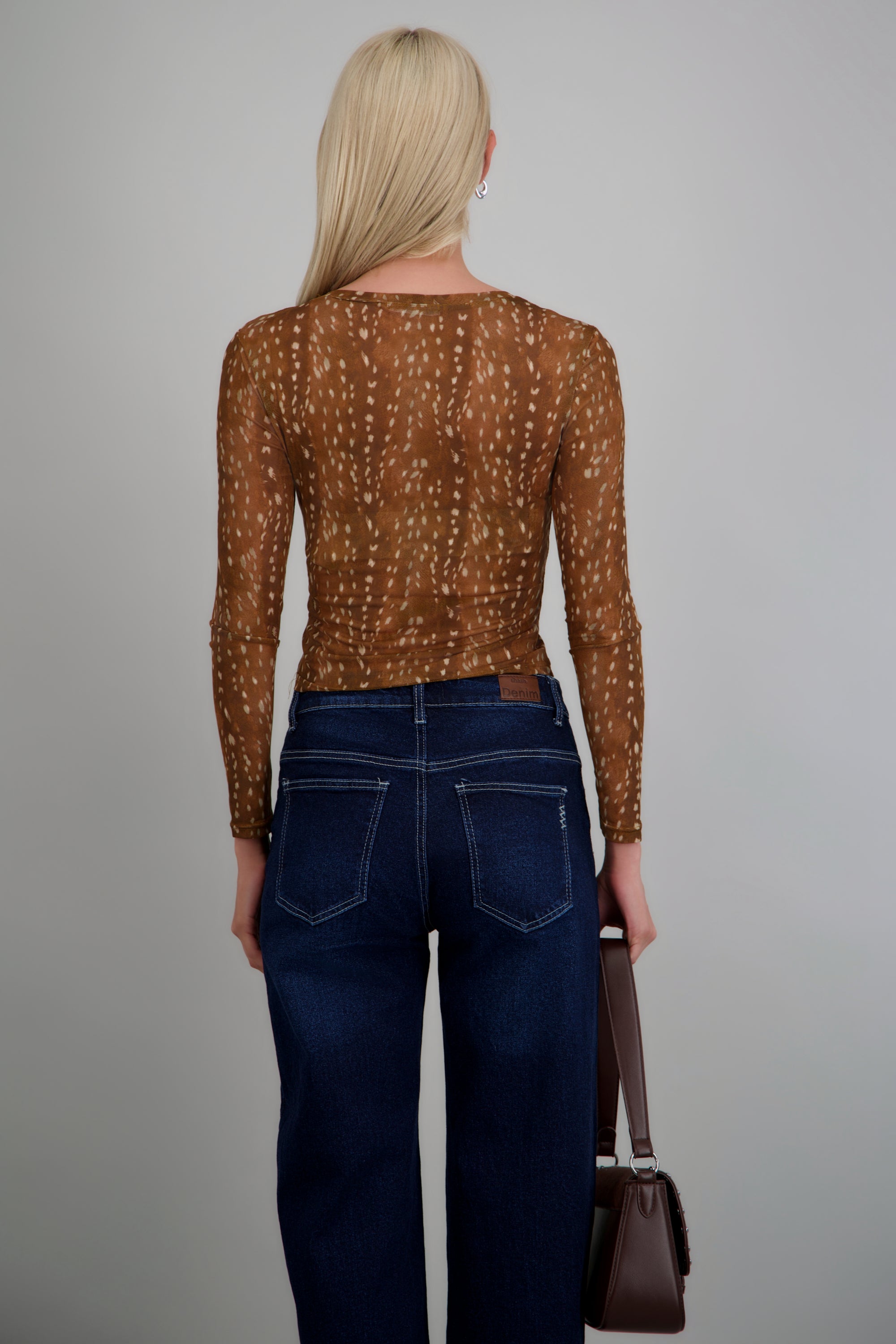 Top de mesh estampado venado CAFE COMBO