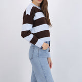 Suéter cuello redondo líneas