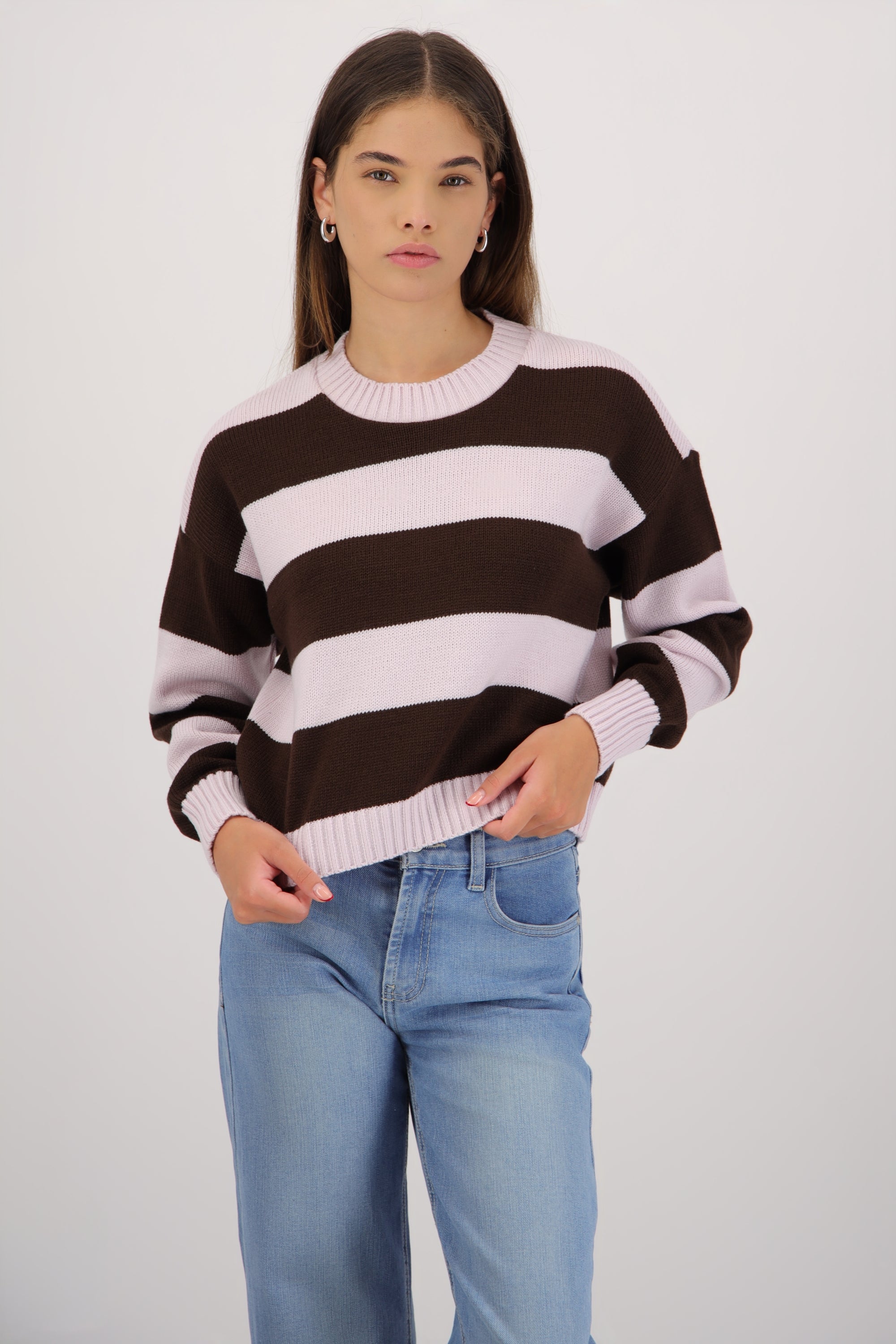 Suéter cuello redondo líneas LILA