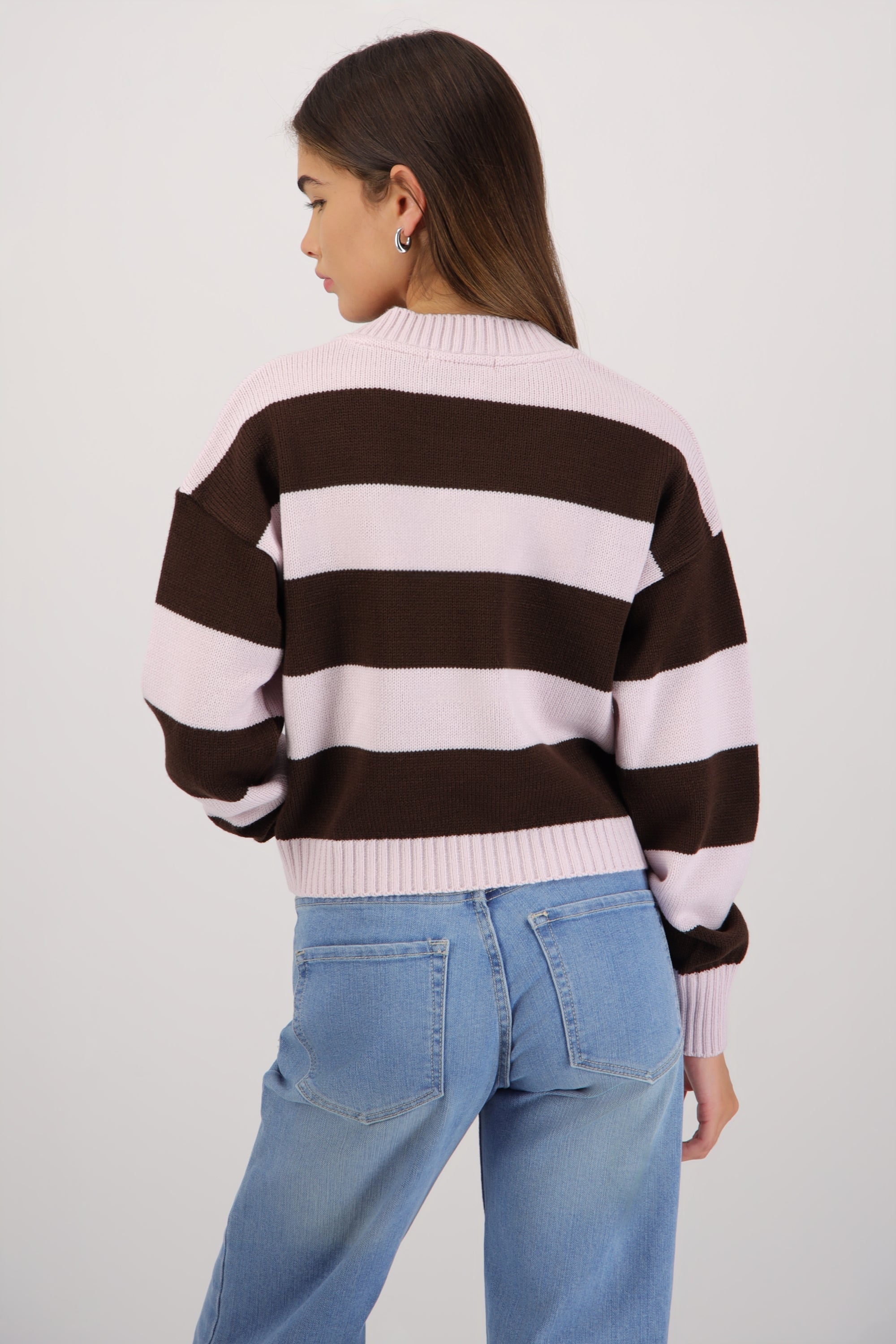 Suéter cuello redondo líneas LILA
