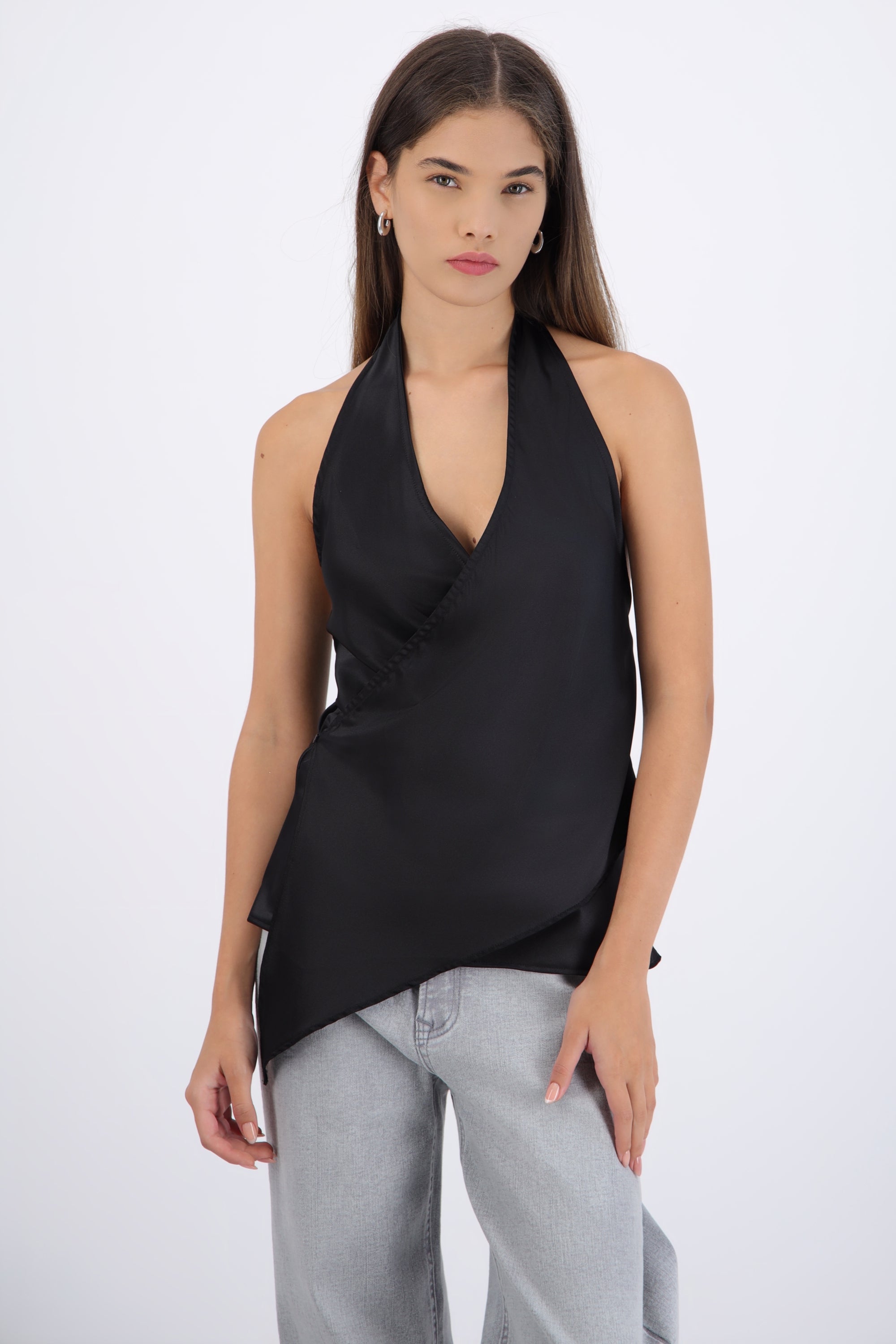 Top halter detalle asimetrico NEGRO