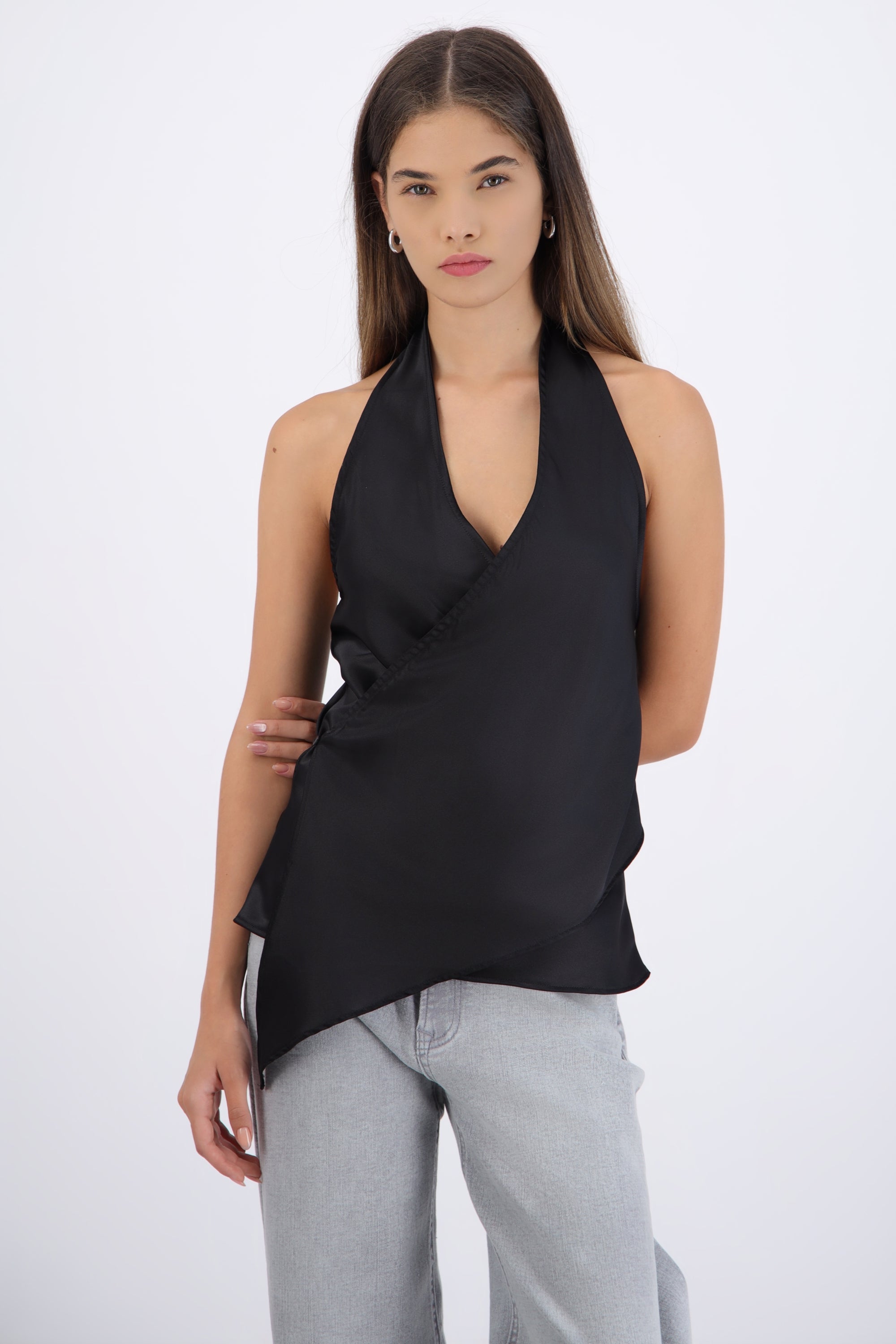 Top halter detalle asimetrico NEGRO