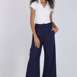 Pantalón wide leg detalle cinturón