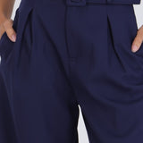 Pantalón wide leg detalle cinturón