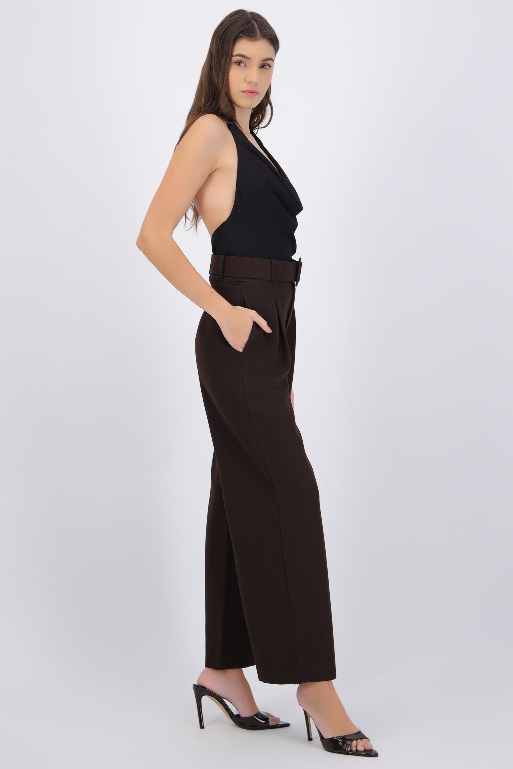 Pantalón wide leg detalle cinturón