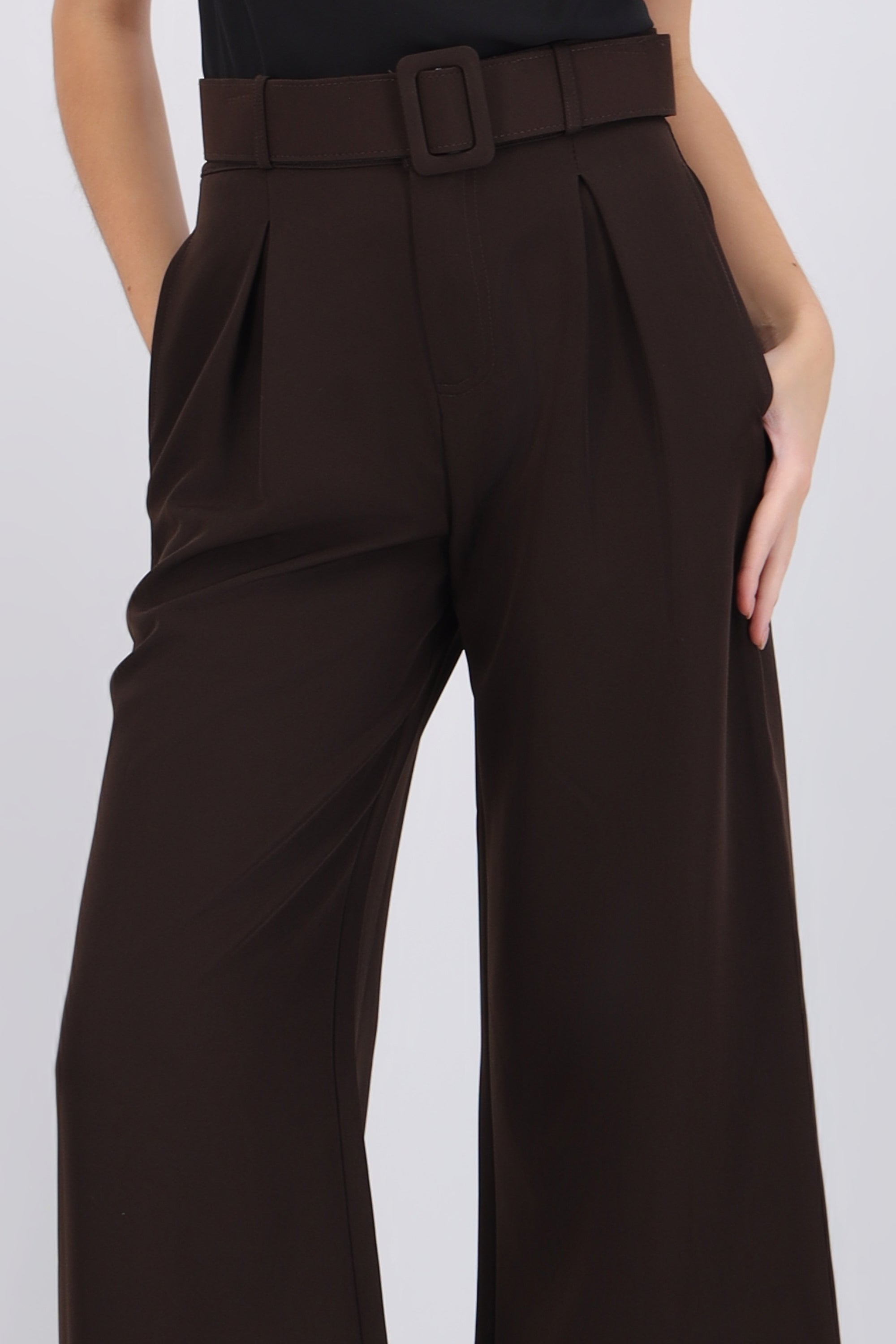 Pantalón wide leg detalle cinturón