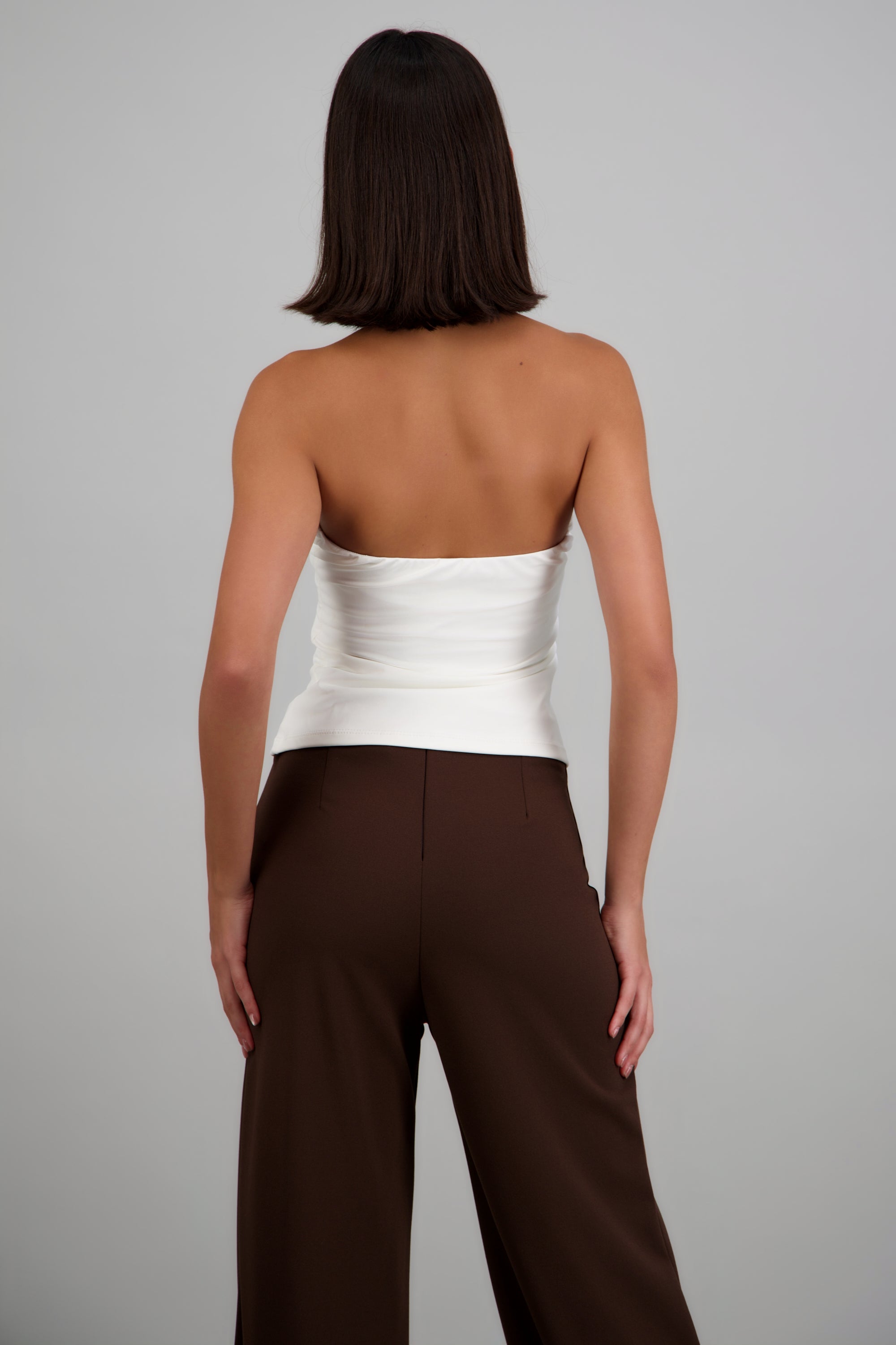 Top halter detalle broche dorado BLANCO