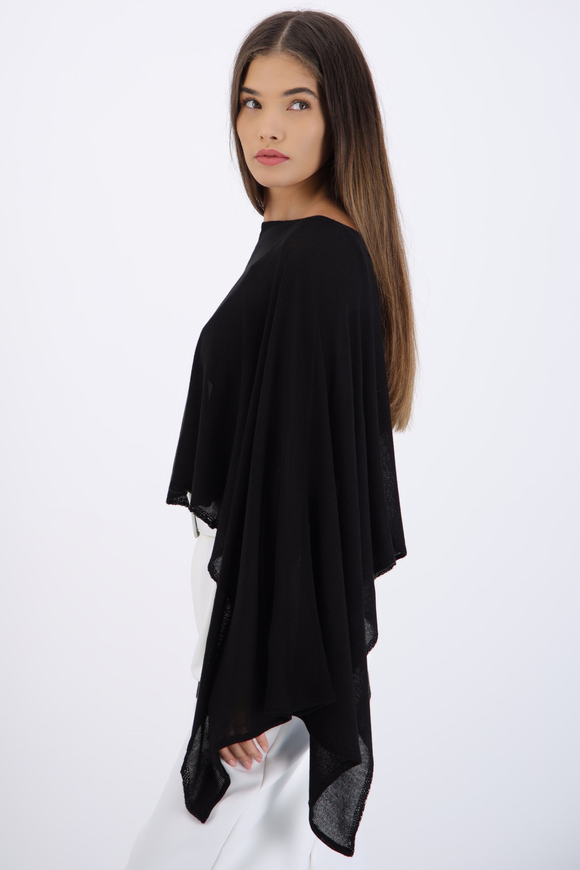 SWEATERS NEGRO