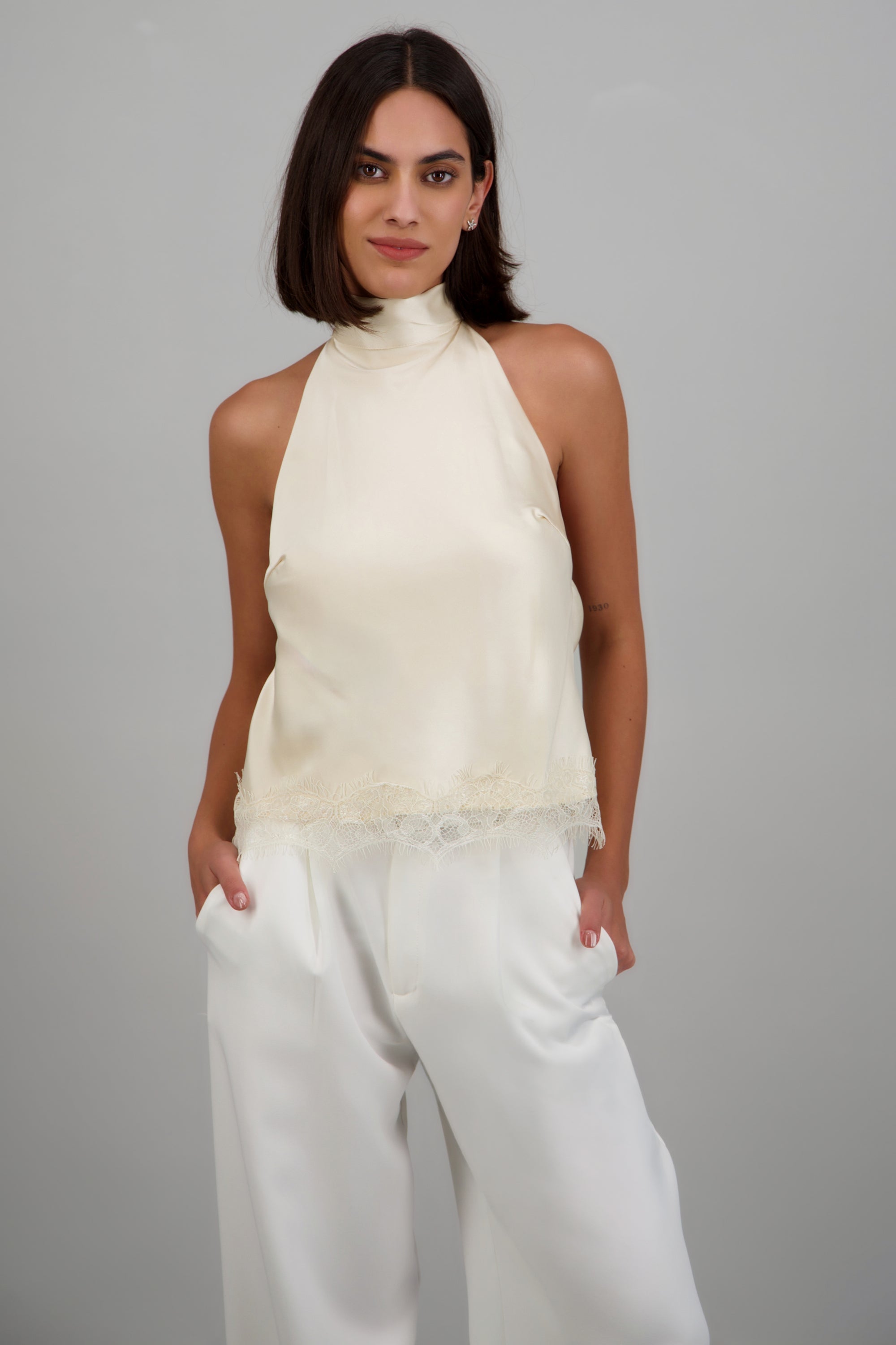 Top halter detalle encaje CREMA