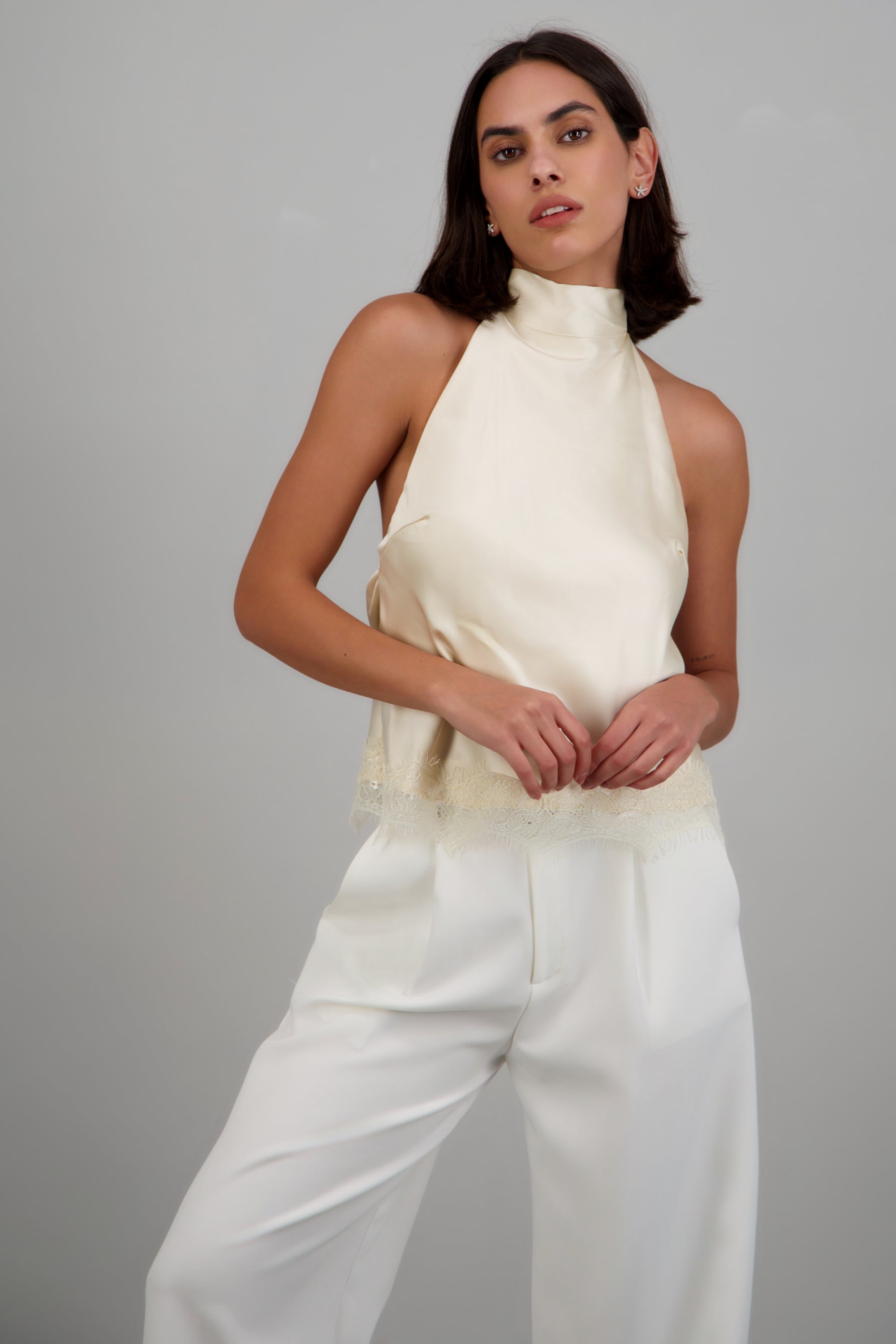 Top halter detalle encaje CREMA