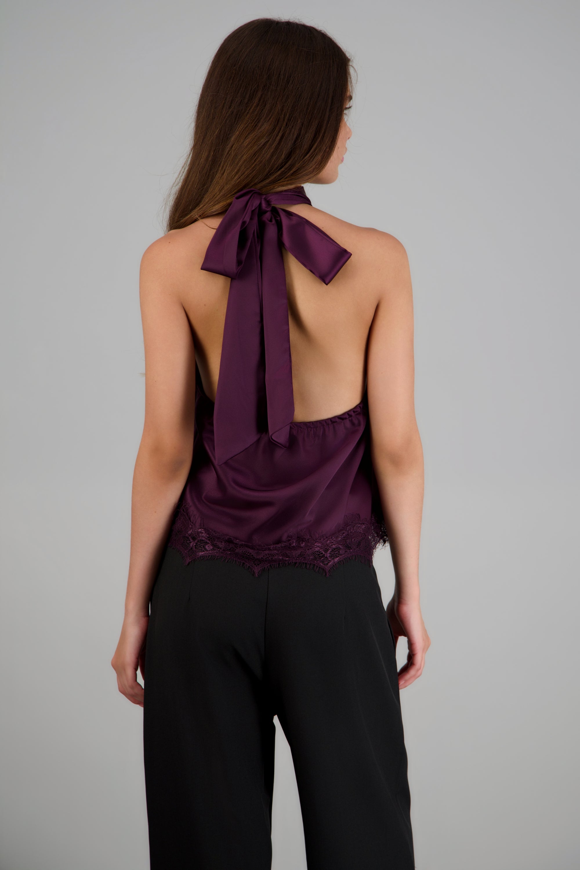 Top halter detalle encaje UVA
