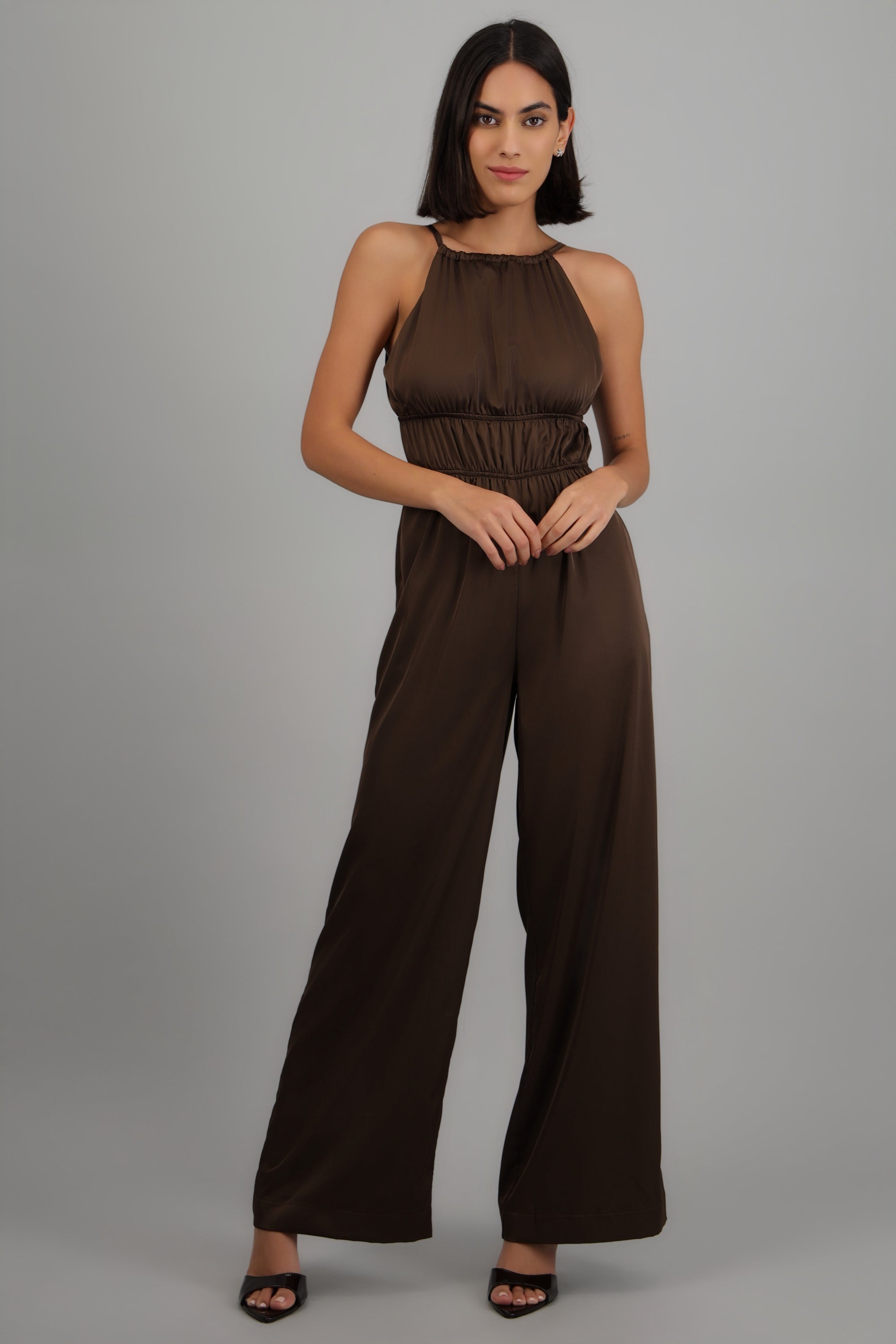 Jumpsuit escote halter detalle cintura CHOCOLATE