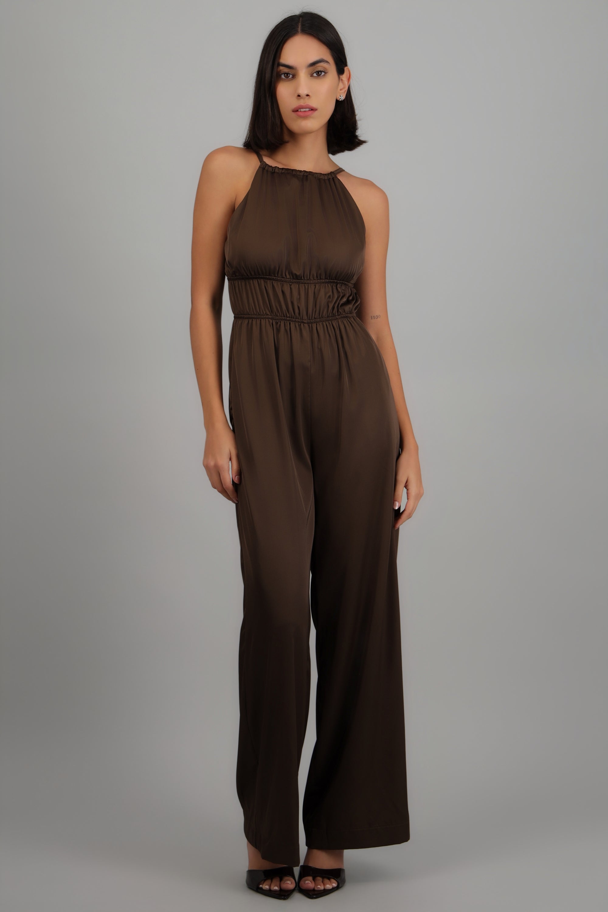 Jumpsuit escote halter detalle cintura CHOCOLATE
