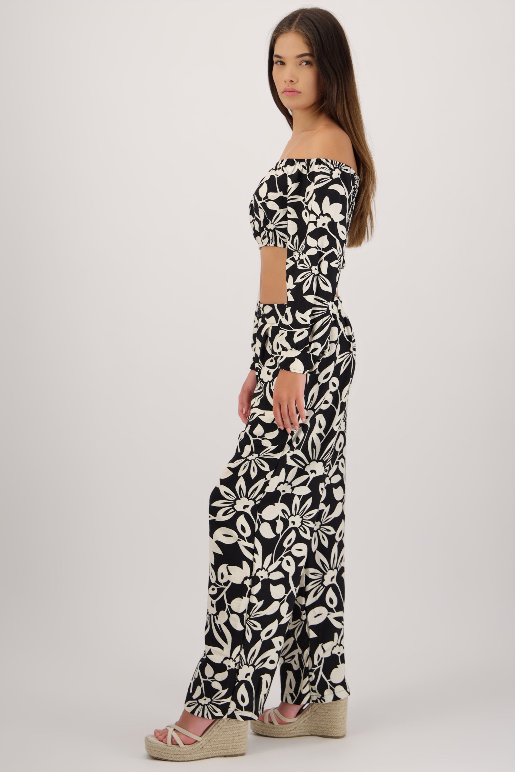 Pantalon amplio detalle estampado NEGRO COMBO