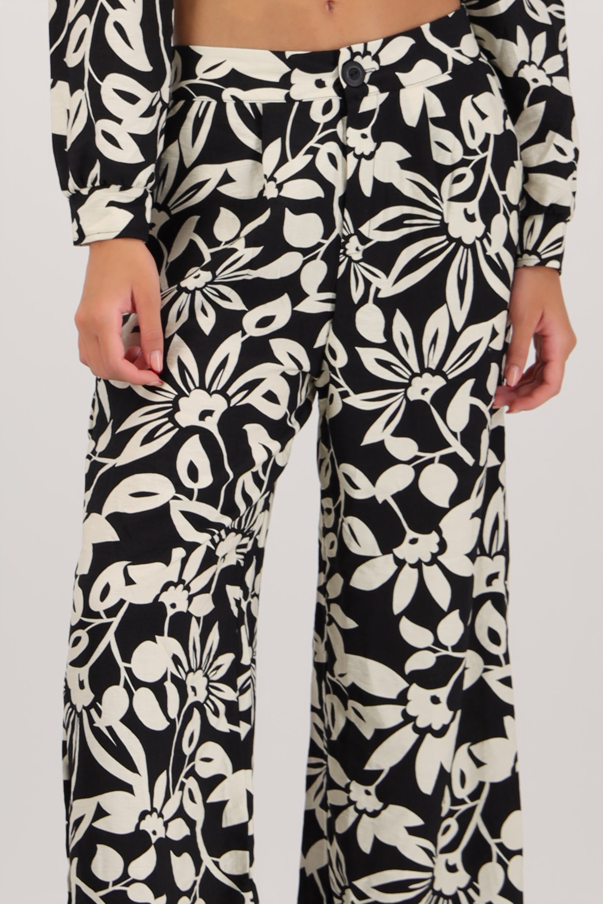 Pantalon amplio detalle estampado NEGRO COMBO