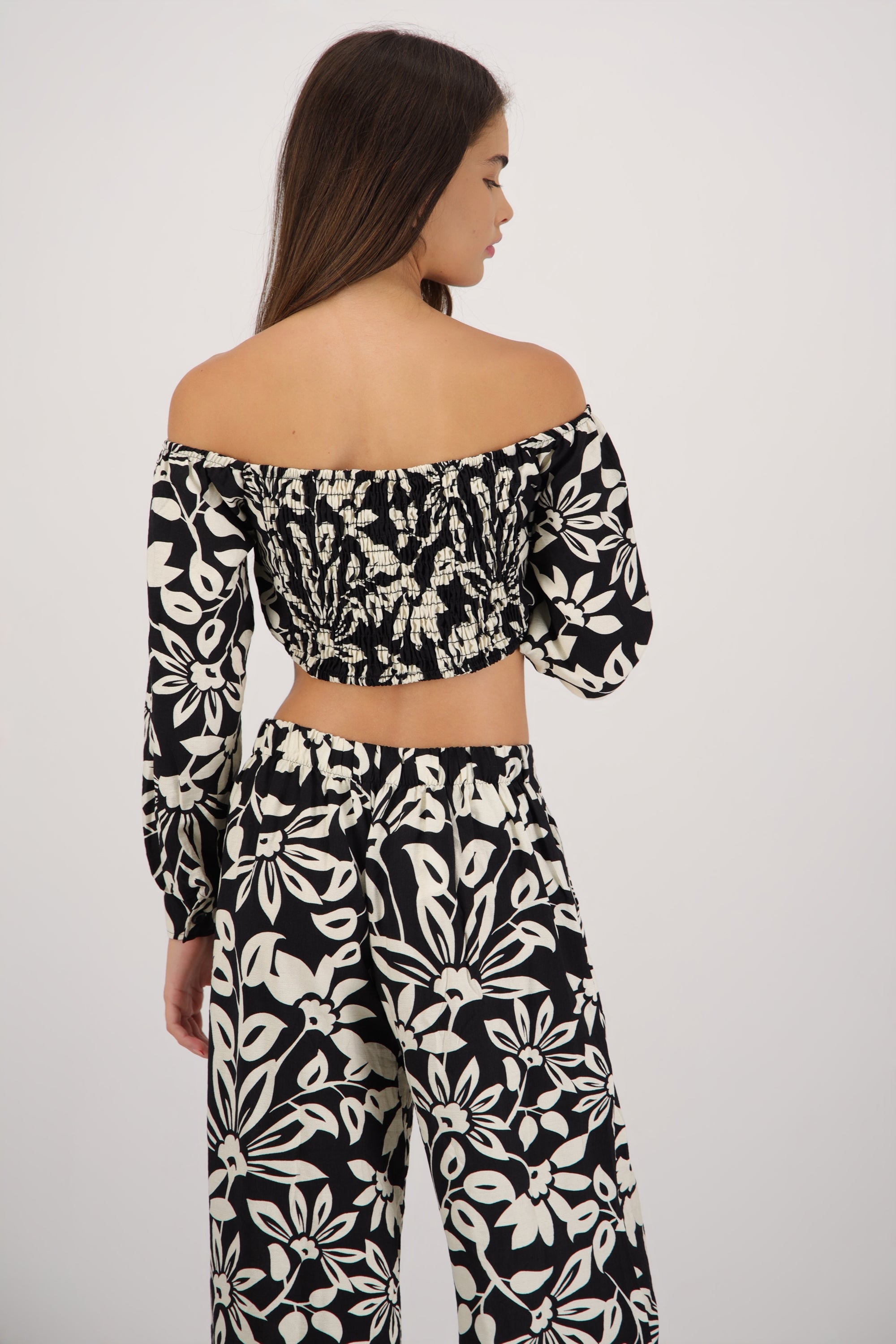 Top crop manga larga estampado NEGRO COMBO