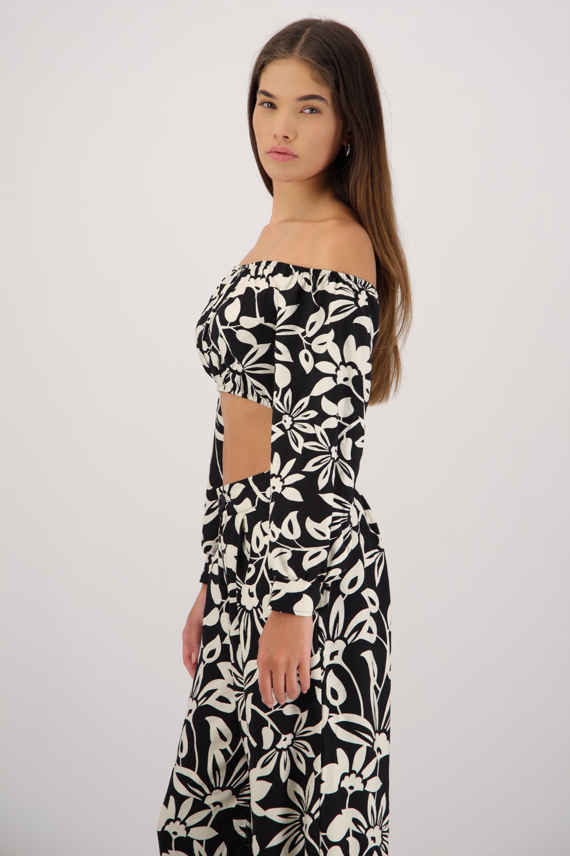 Top crop manga larga estampado NEGRO COMBO