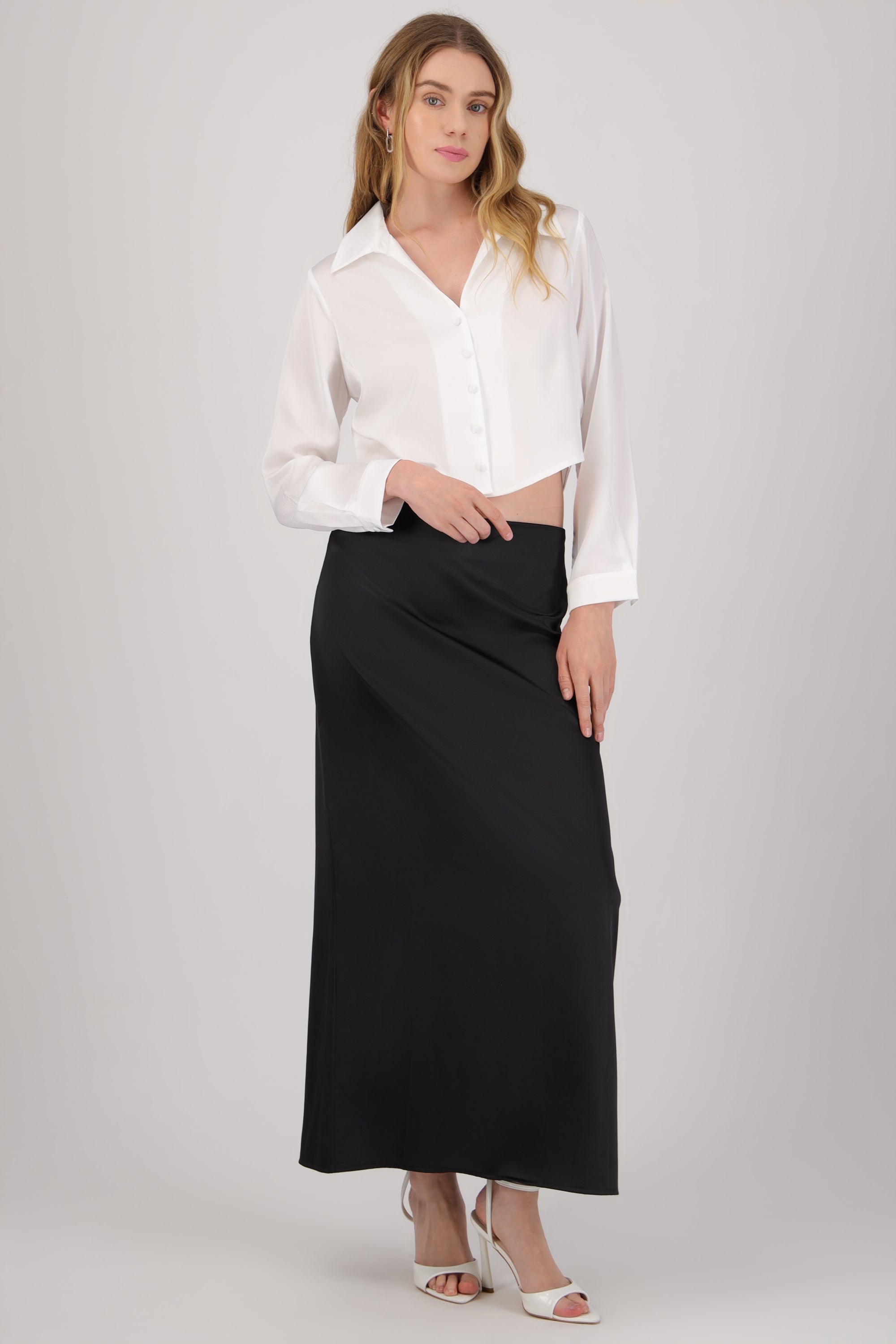Maxi falda satin abertura NEGRO