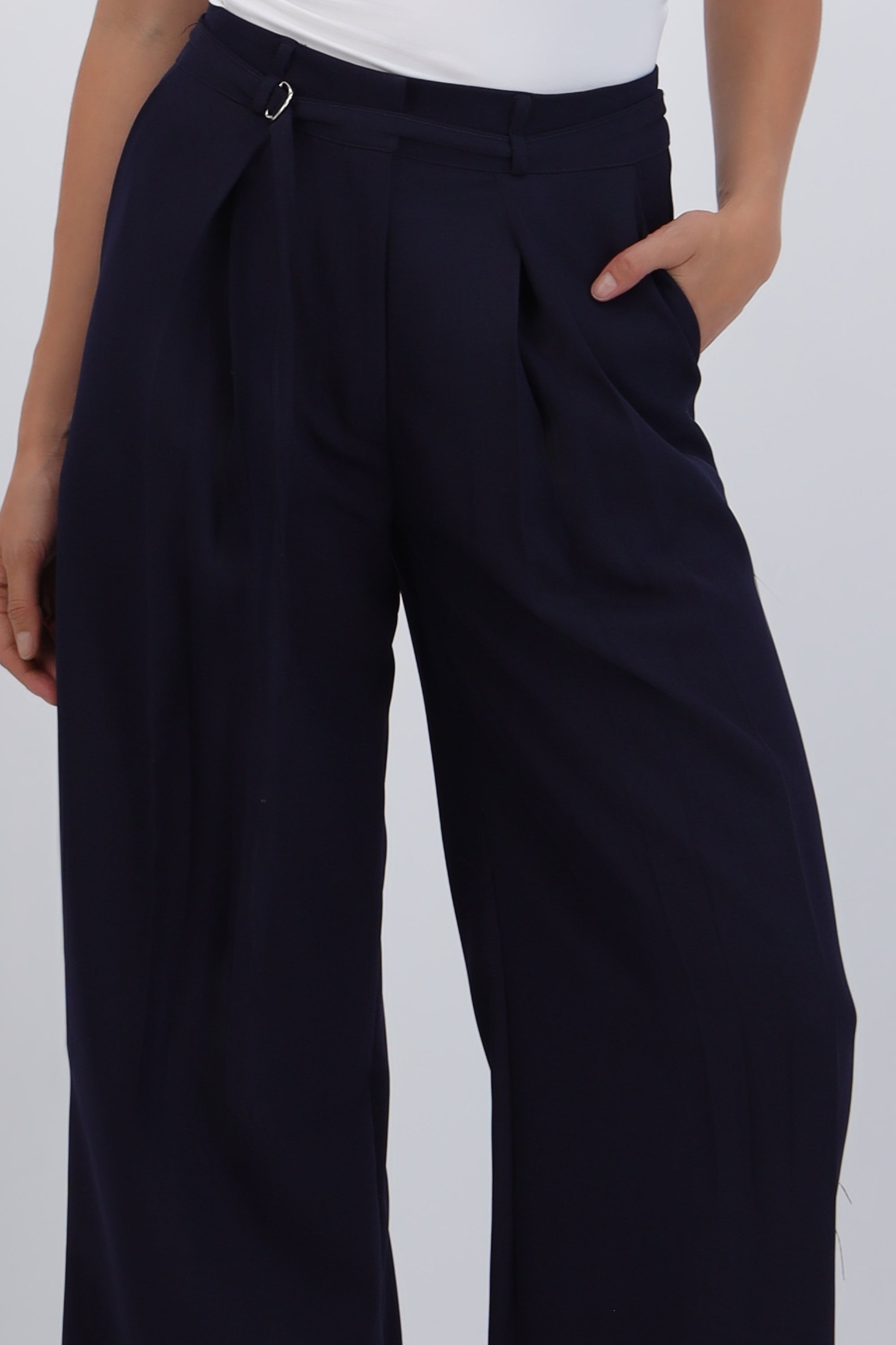 Pantalón amplio detalle cinturón AZUL MARINO