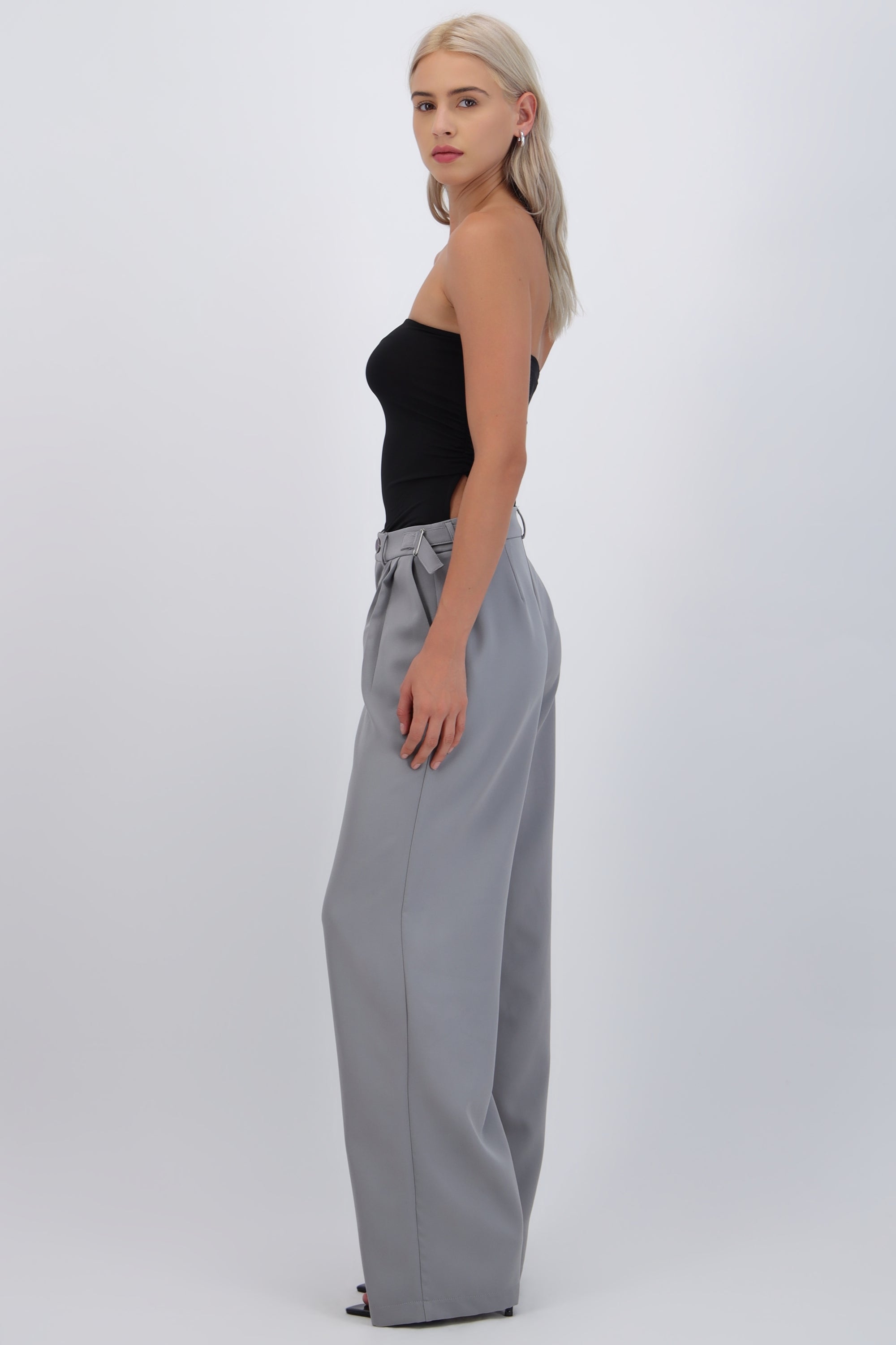 Pantalón sastreado detalle ajustadores