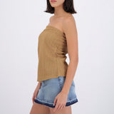 Top strapless asimetrico detalle textura