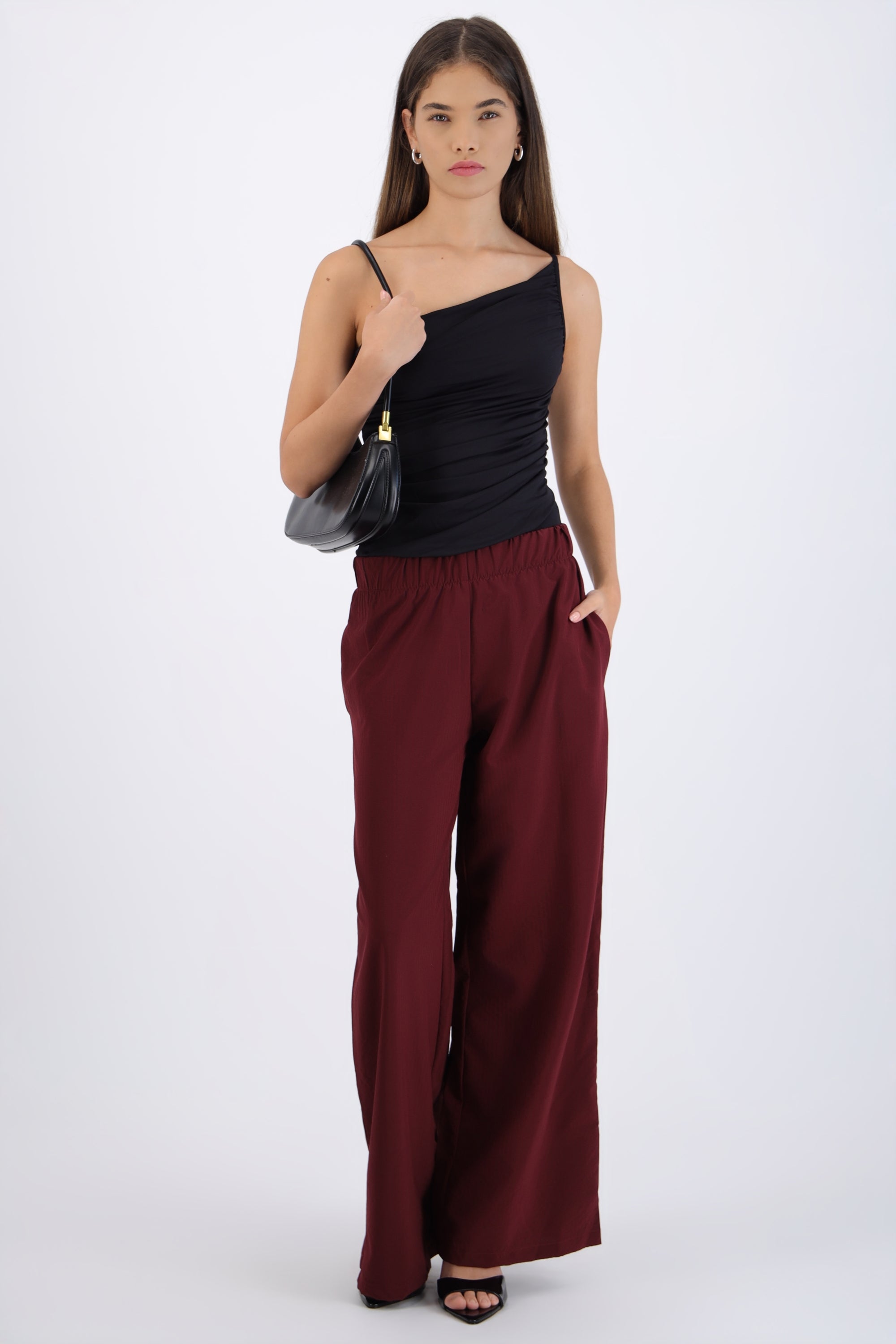 Pantalon recto detalle resorte VINO