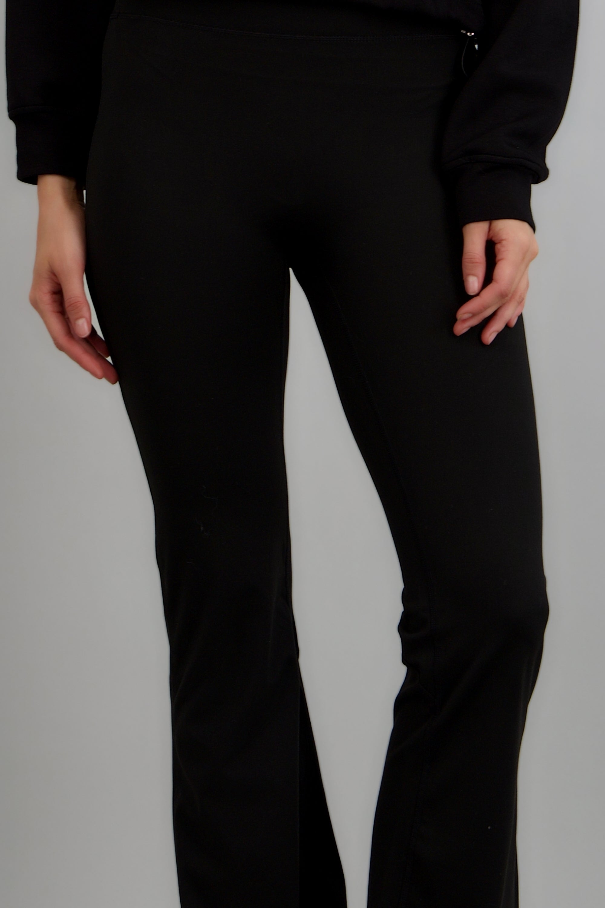 Leggings flare liso NEGRO