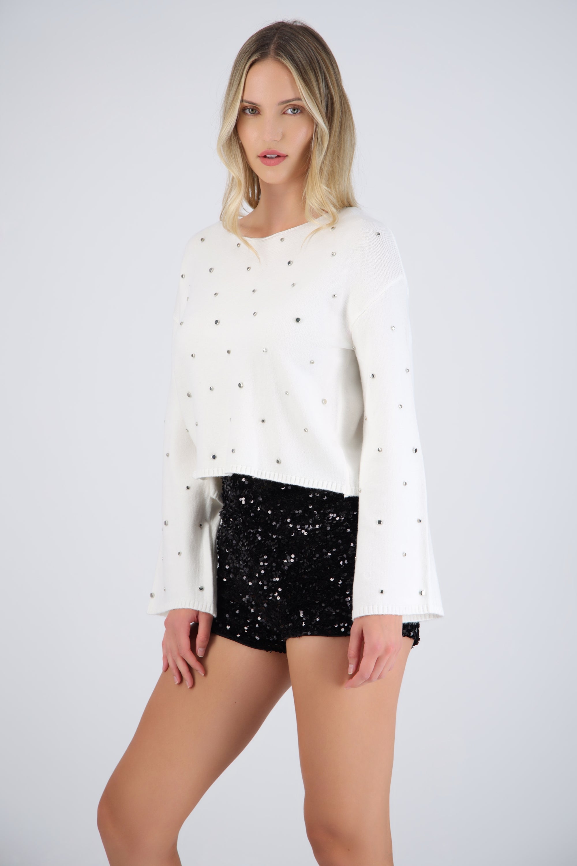 Suéter tejido con studs