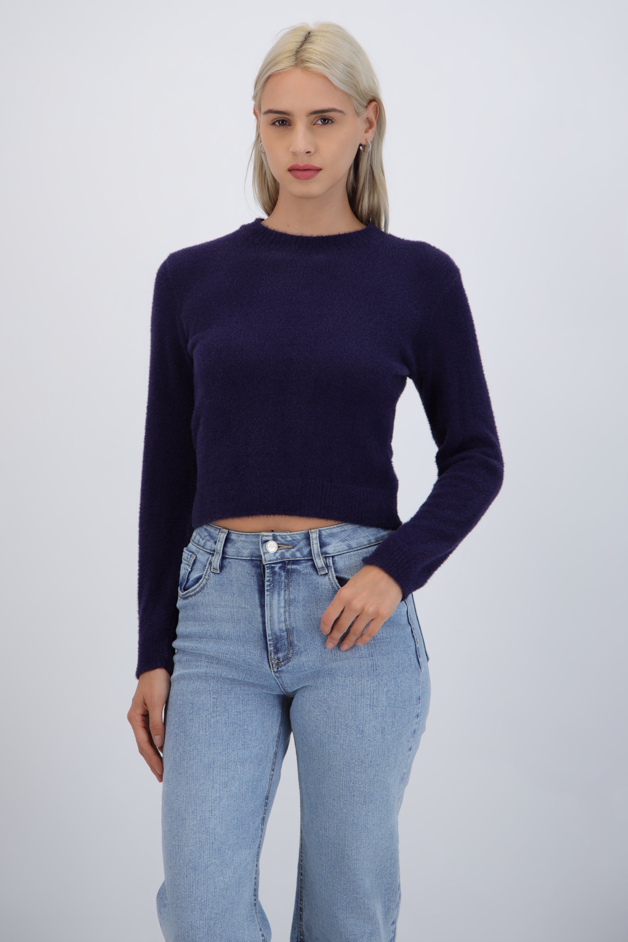 Suéter crop peluche