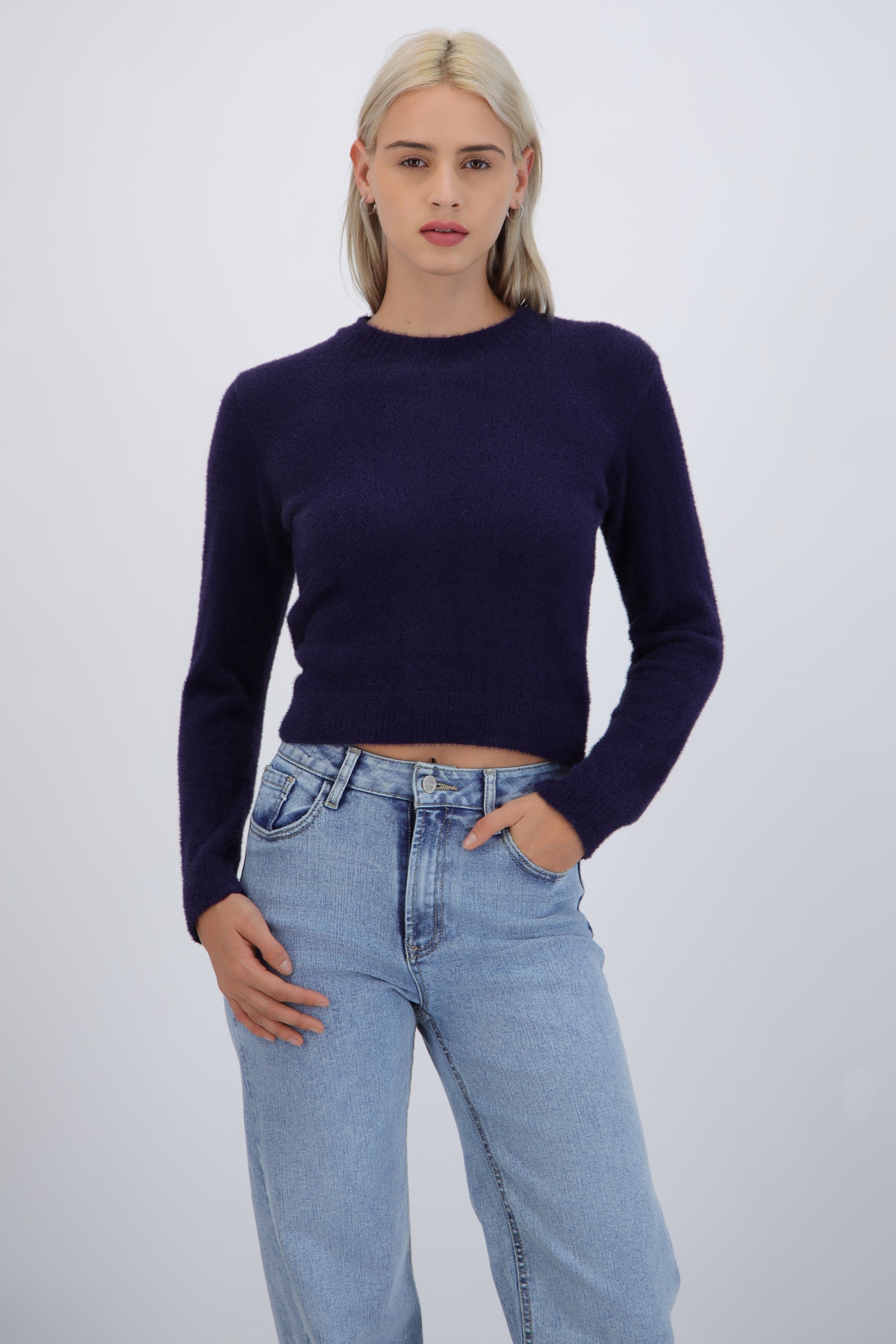 Suéter crop peluche