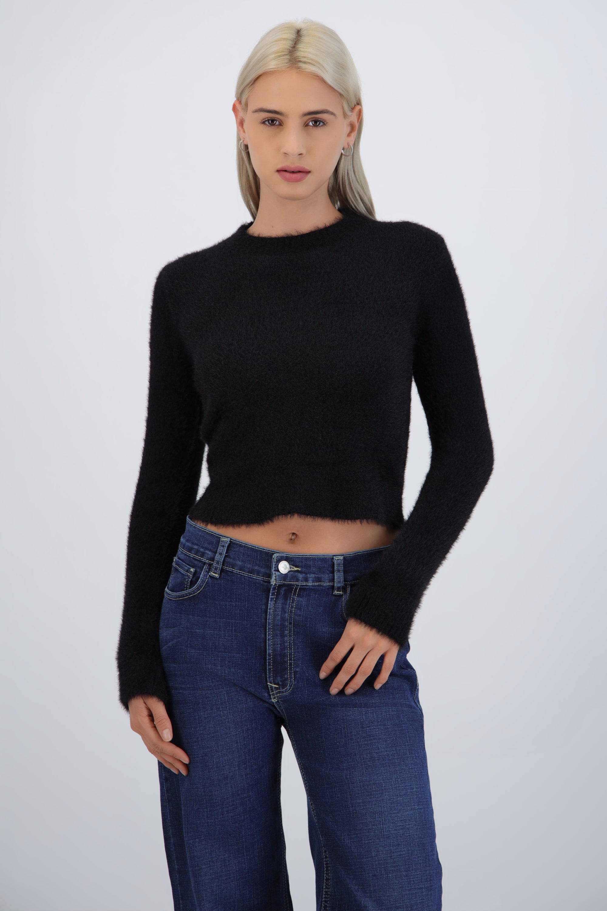 Suéter crop peluche