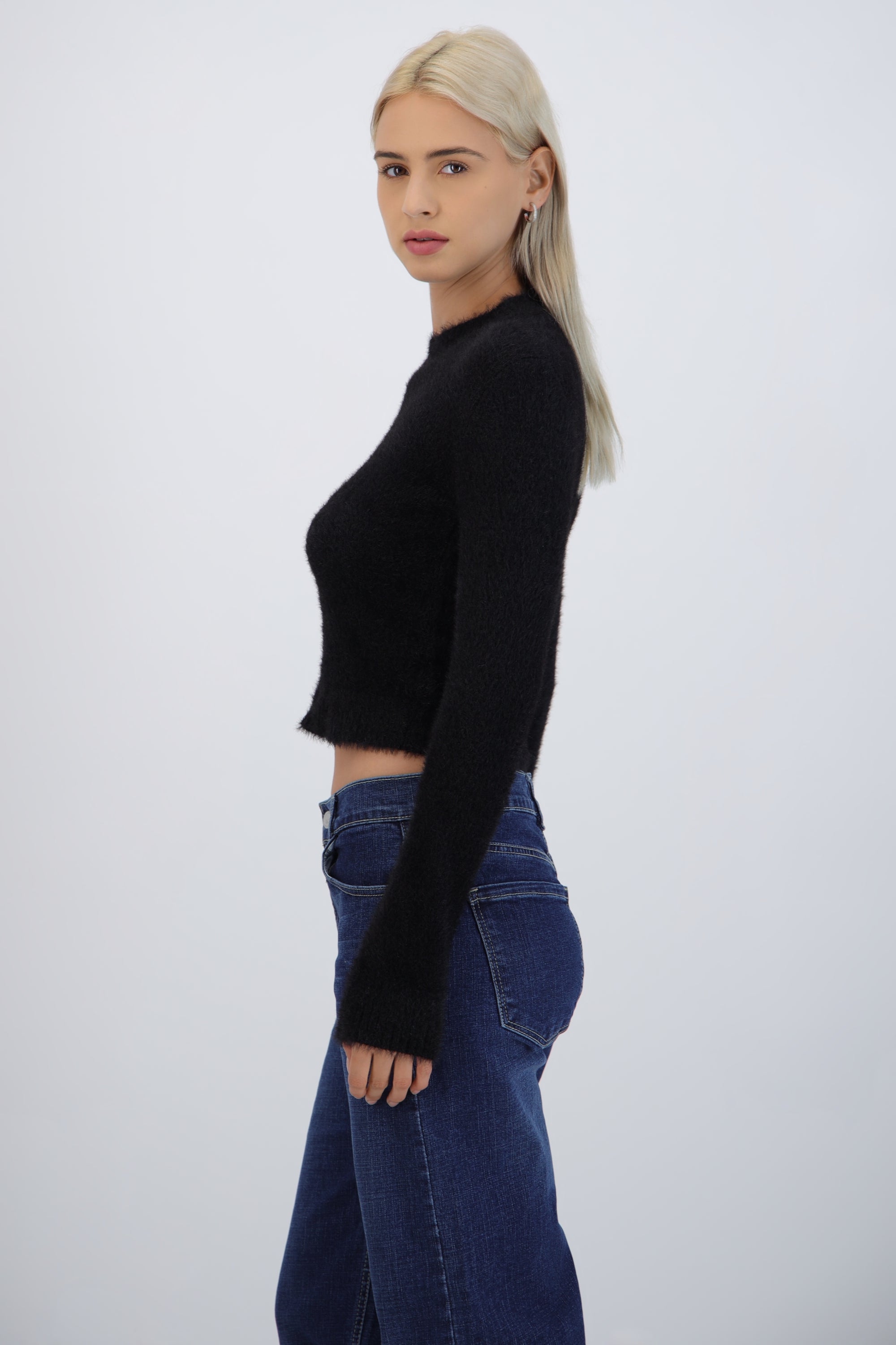 Suéter crop peluche