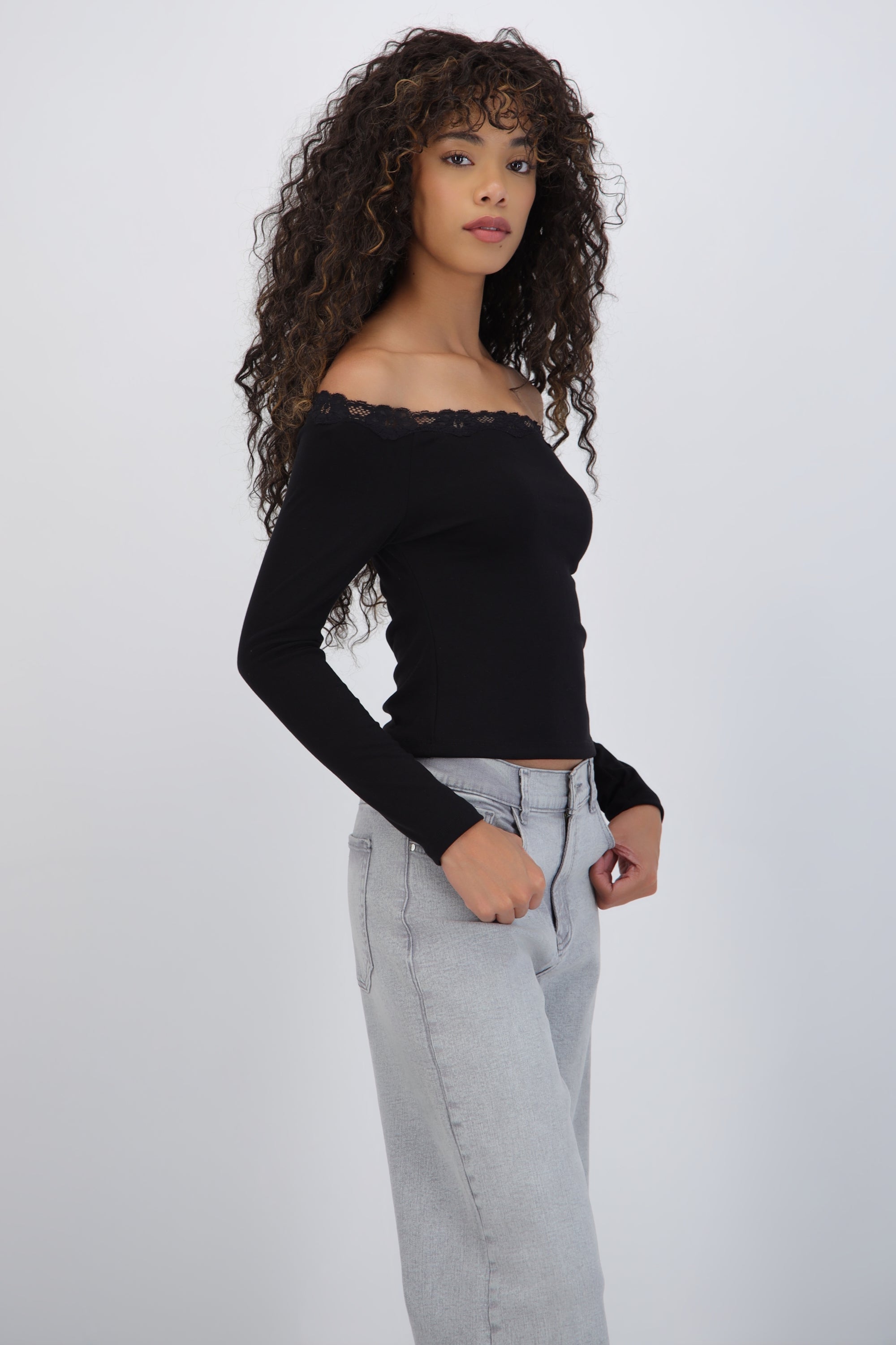 Top off shoulder detalle encaje